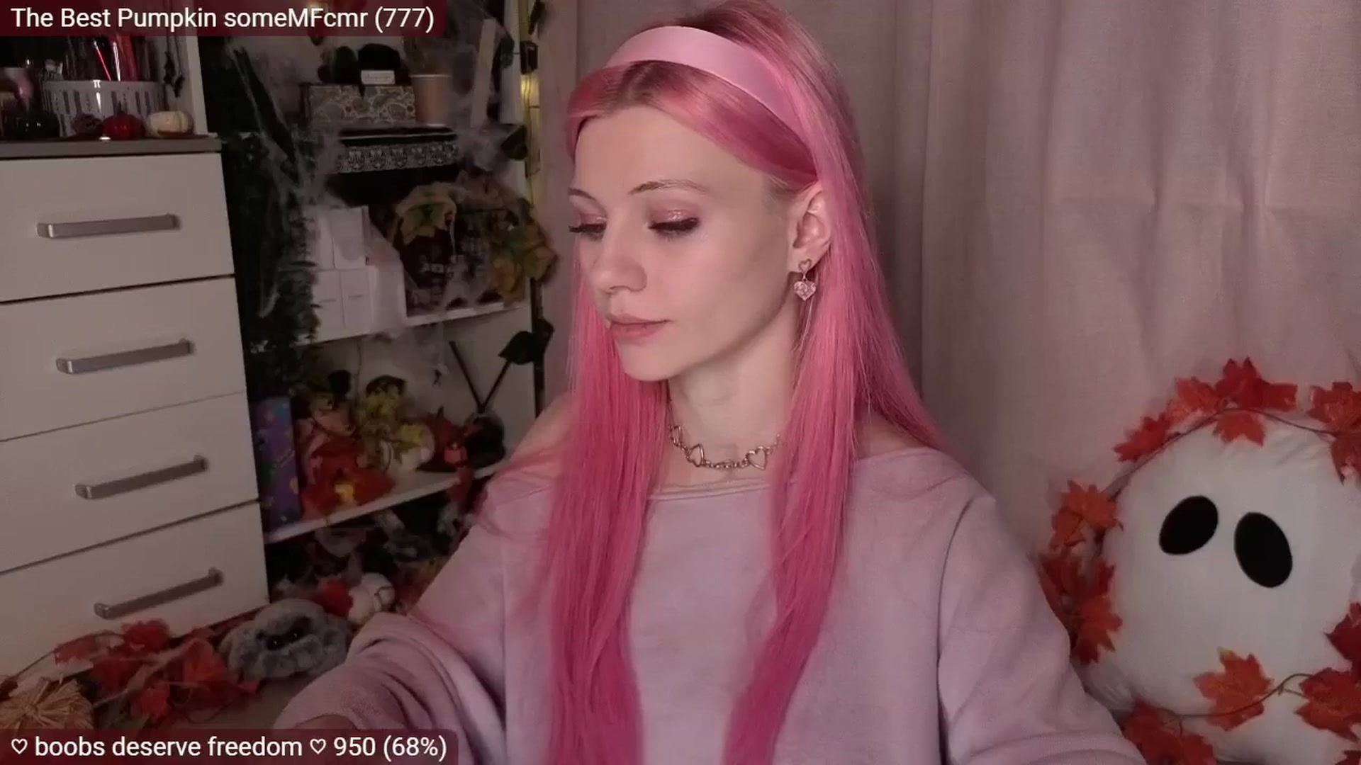 Gallery image thumbnail from JellyFox's myfreecams stream on, 11/05/2025, 08:14 image 4 of 20