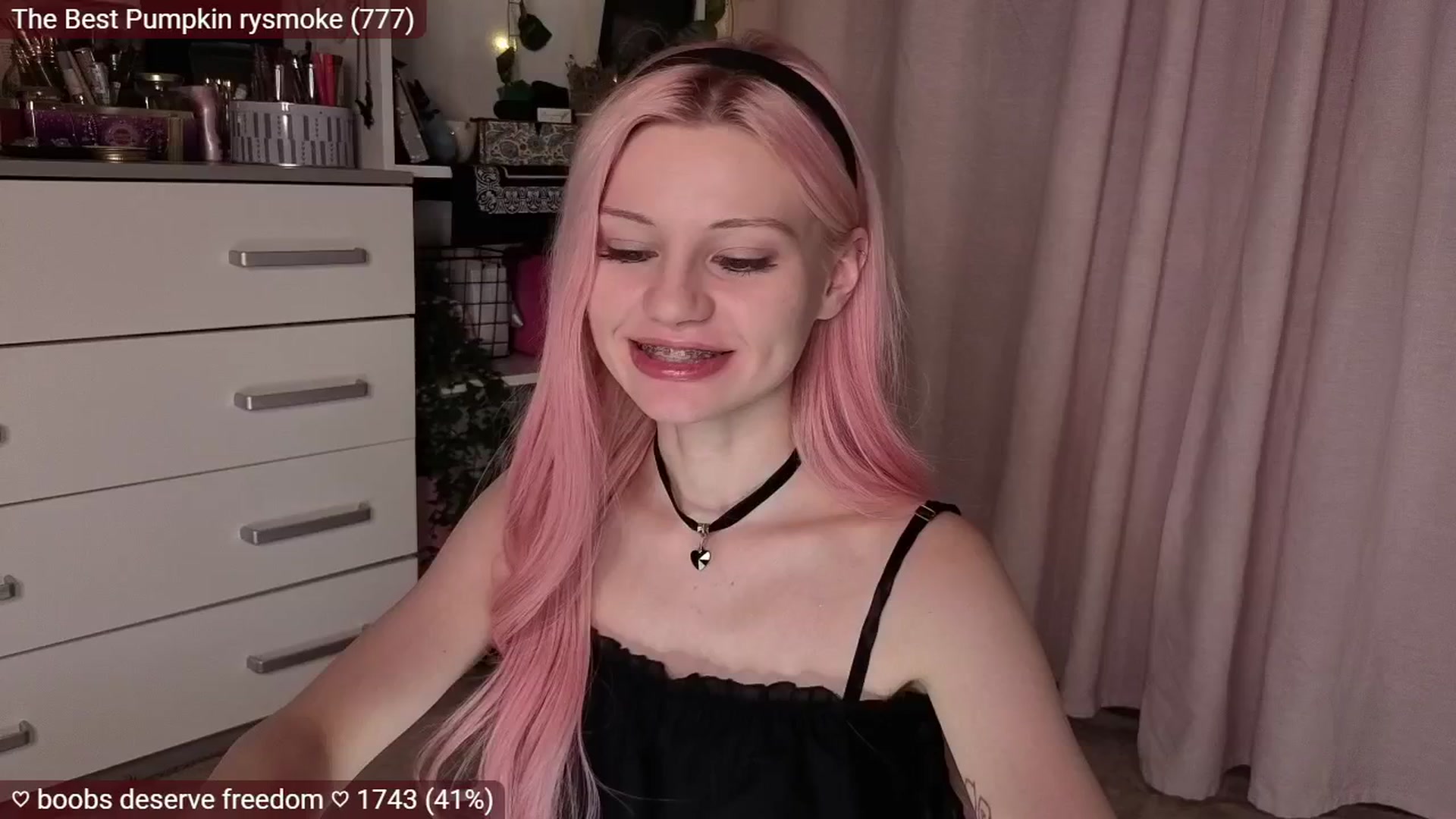 Gallery image thumbnail from JellyFox's myfreecams stream on, 11/14/2025, 05:31 image 1 of 20
