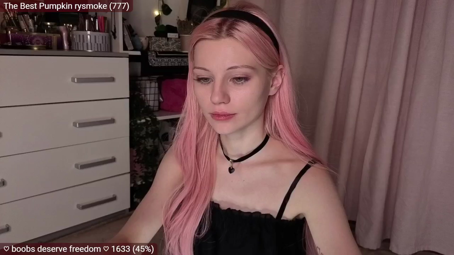 Gallery image thumbnail from JellyFox's myfreecams stream on, 11/14/2025, 05:31 image 13 of 20