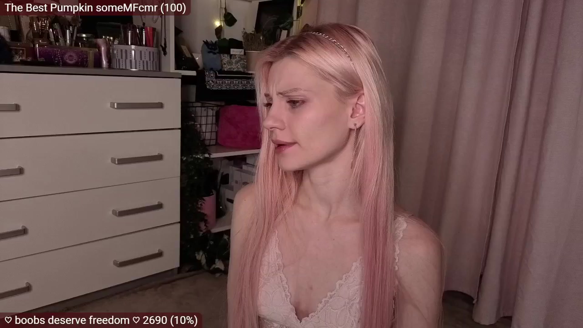 Gallery image thumbnail from JellyFox's myfreecams stream on, 11/19/2025, 04:55 image 12 of 20