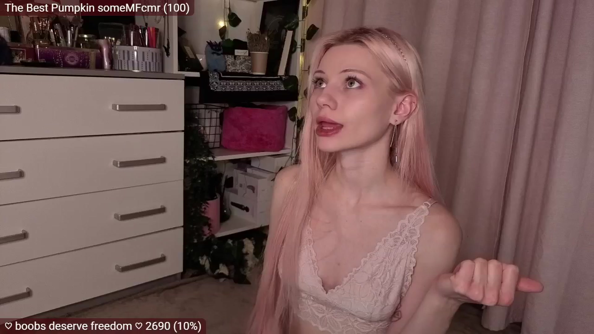 Gallery image thumbnail from JellyFox's myfreecams stream on, 11/19/2025, 04:55 image 11 of 20