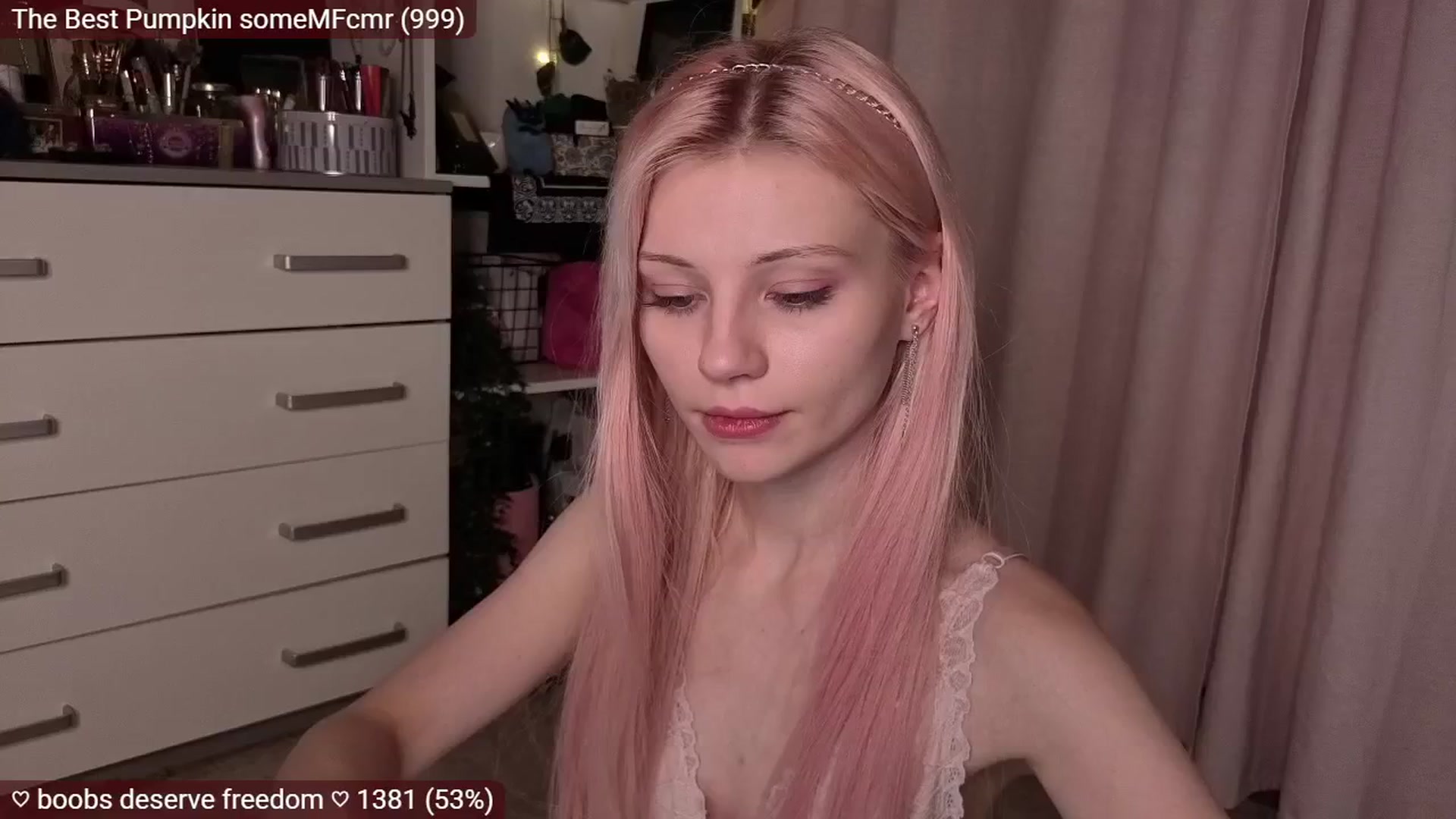 Gallery image thumbnail from JellyFox's myfreecams stream on, 11/19/2025, 04:55 image 18 of 20