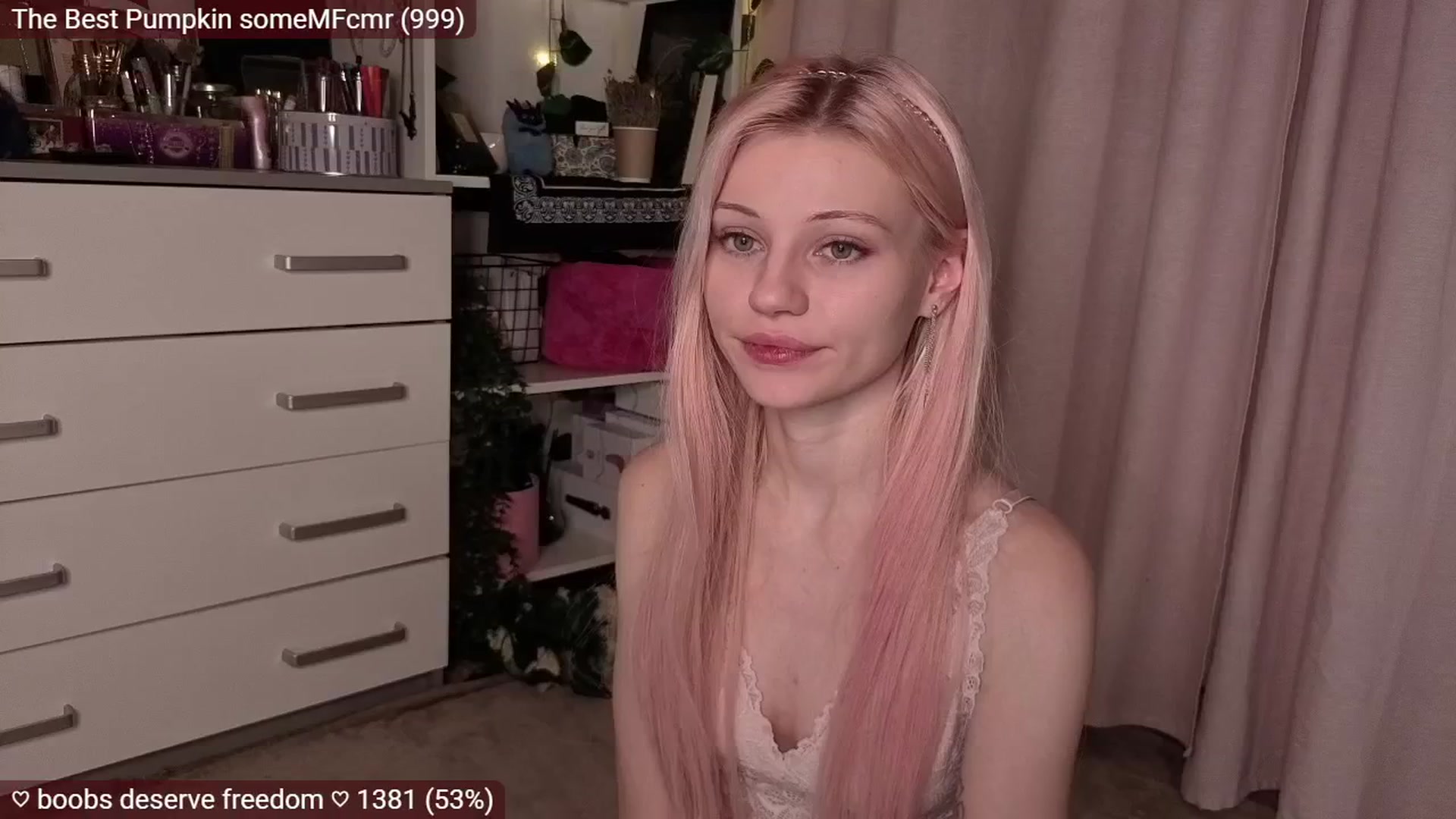 Gallery image thumbnail from JellyFox's myfreecams stream on, 11/19/2025, 04:55 image 17 of 20
