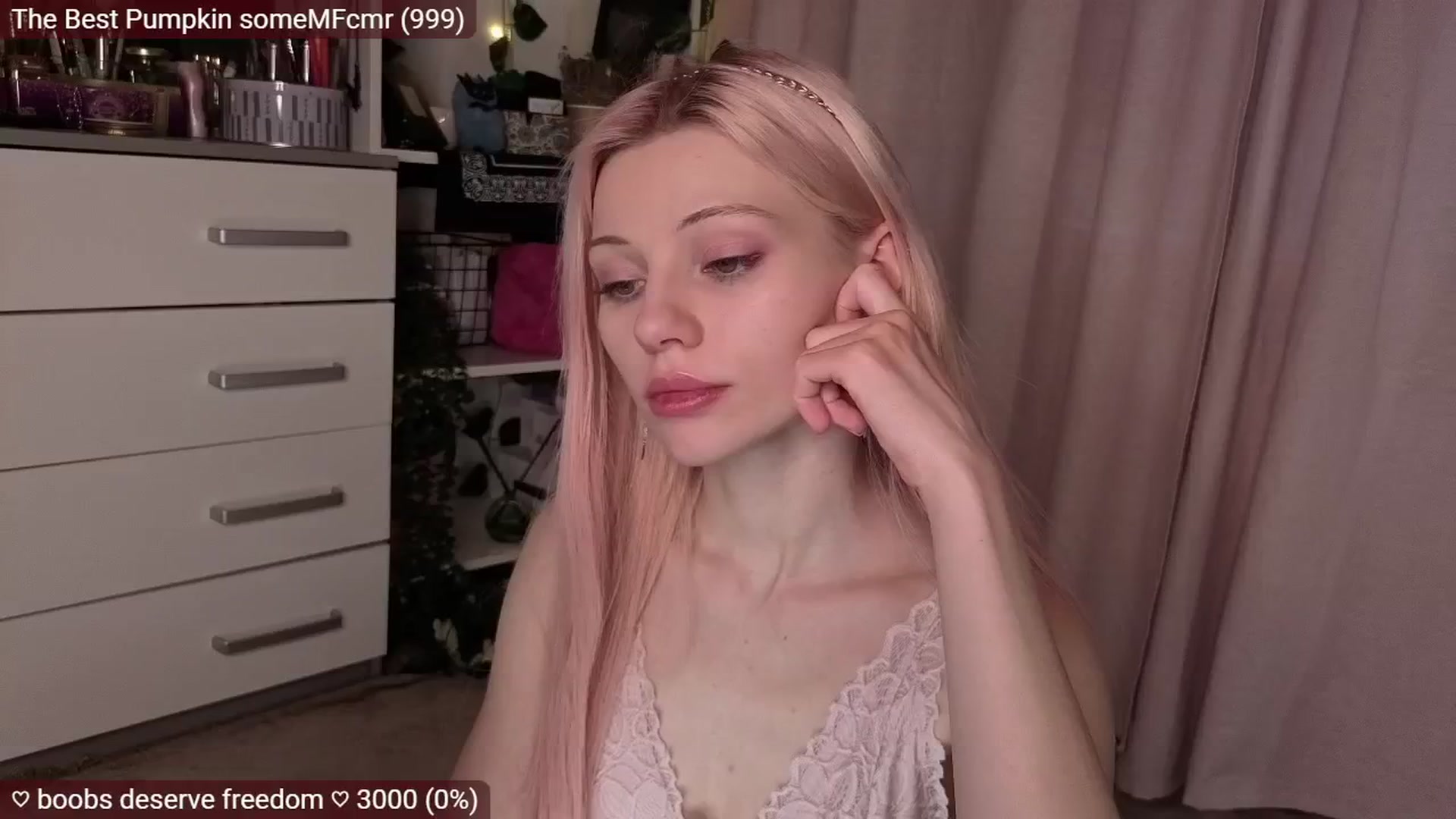 Gallery image thumbnail from JellyFox's myfreecams stream on, 11/19/2025, 07:15 image 14 of 20