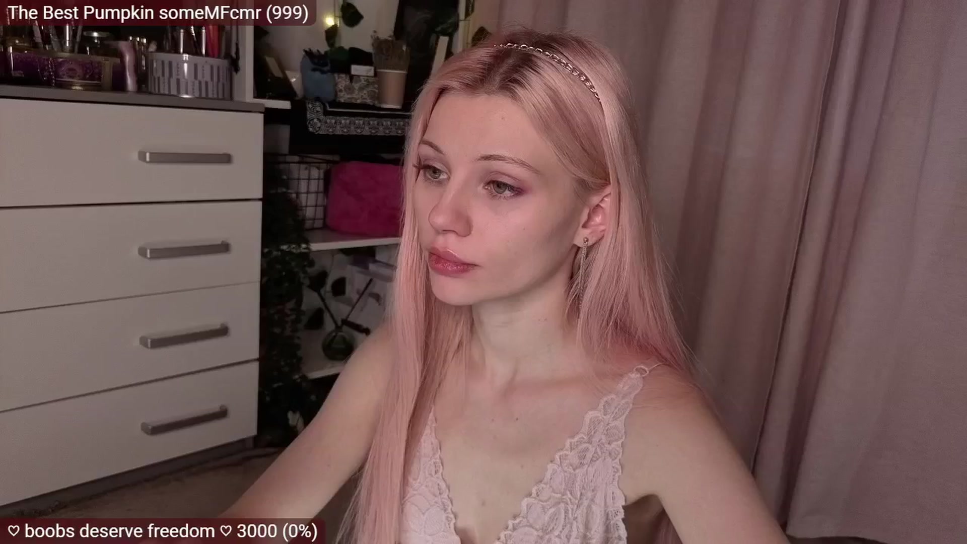 Gallery image thumbnail from JellyFox's myfreecams stream on, 11/19/2025, 07:15 image 16 of 20
