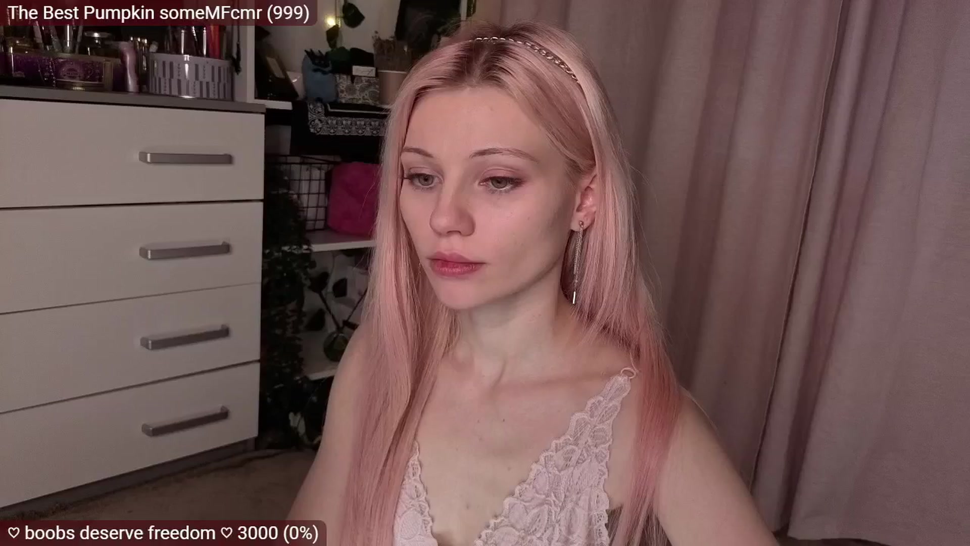 Gallery image thumbnail from JellyFox's myfreecams stream on, 11/19/2025, 07:15 image 2 of 20