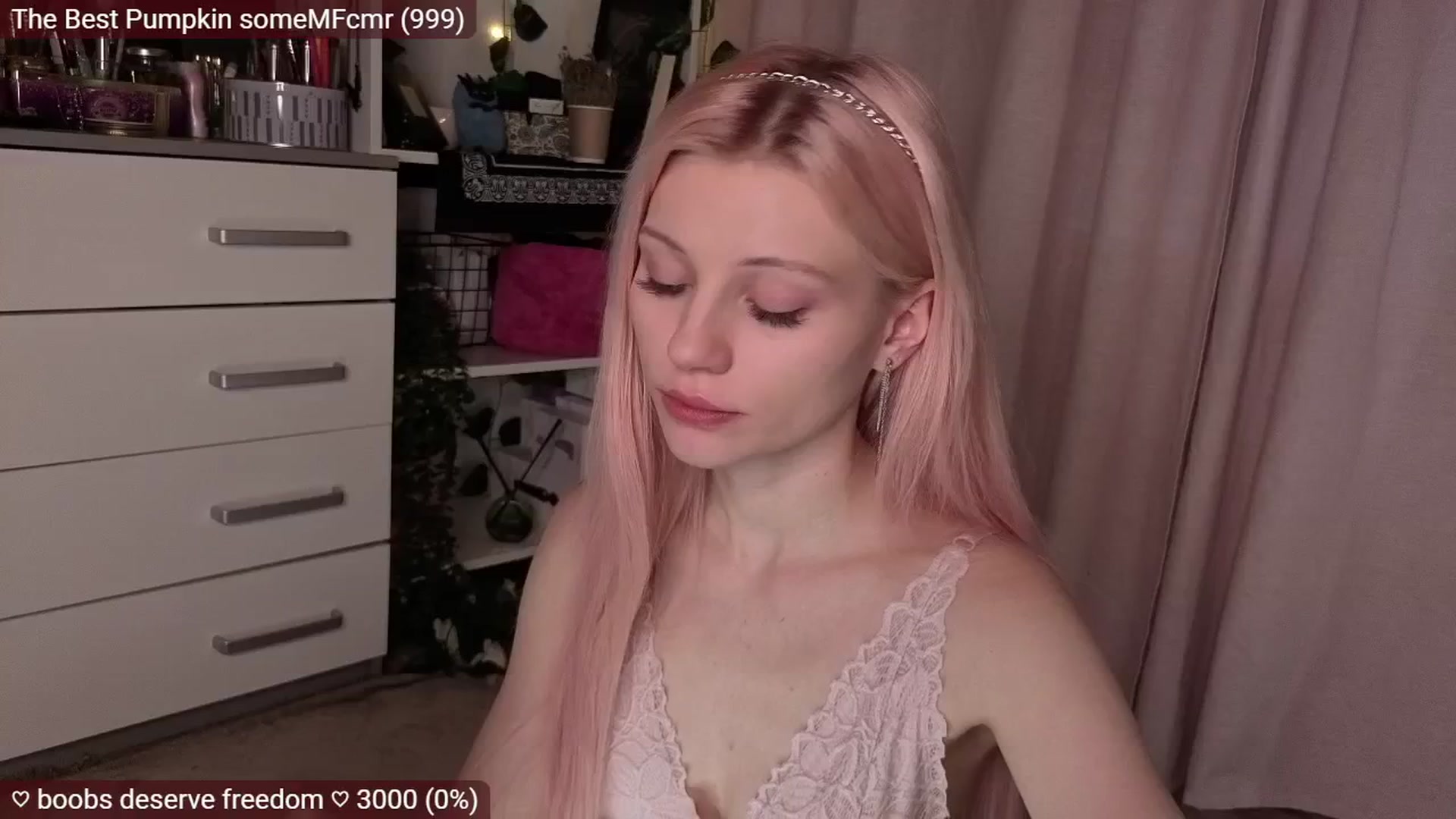 Gallery image thumbnail from JellyFox's myfreecams stream on, 11/19/2025, 07:15 image 13 of 20