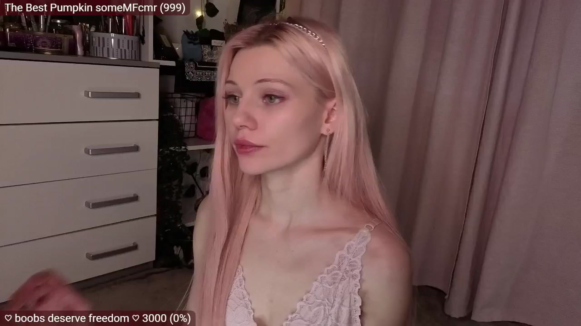 Gallery image thumbnail from JellyFox's myfreecams stream on, 11/19/2025, 07:15 image 6 of 20