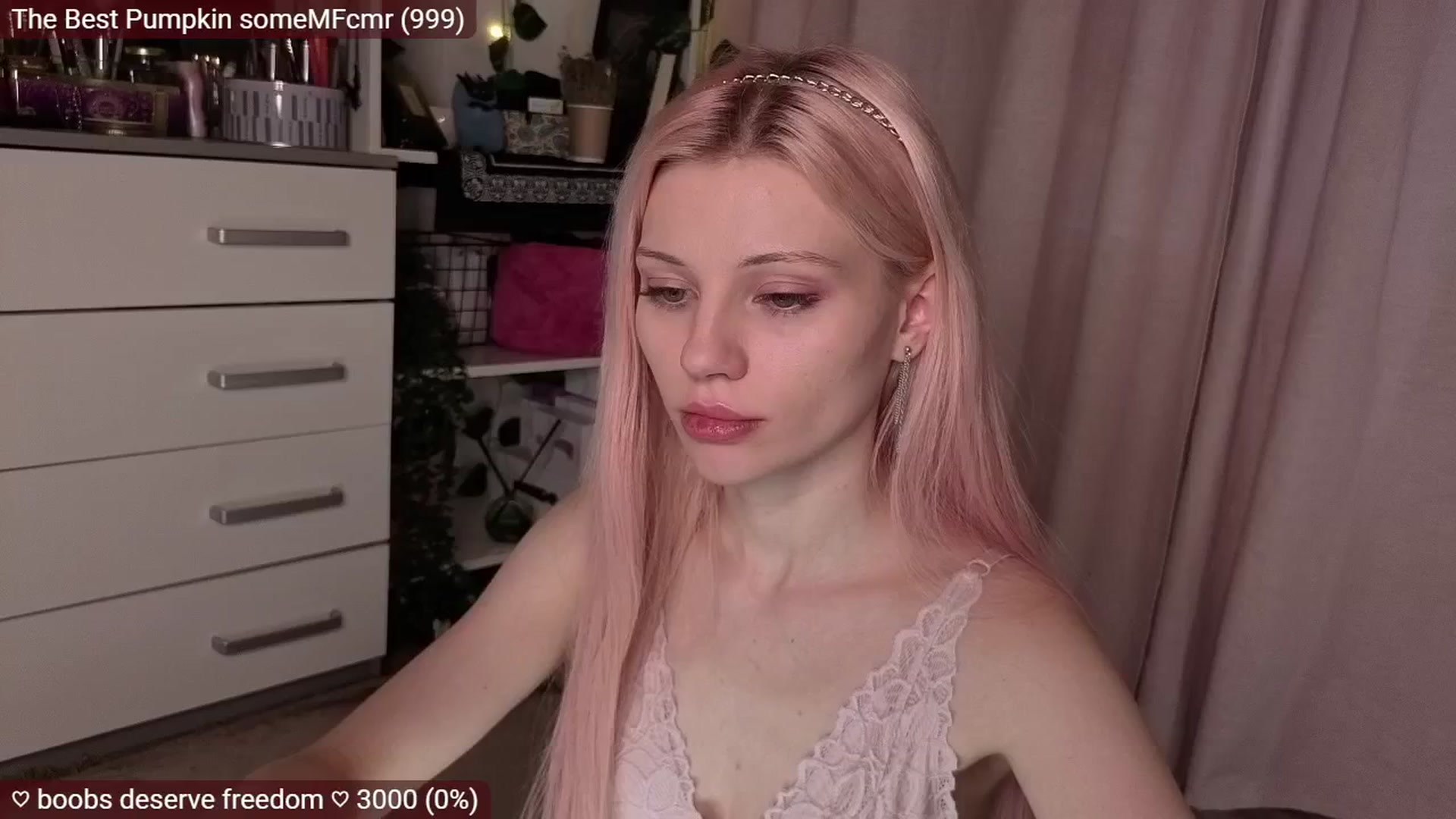 Gallery image thumbnail from JellyFox's myfreecams stream on, 11/19/2025, 07:15 image 17 of 20