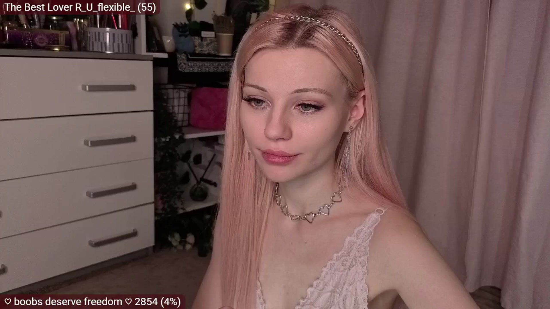 Gallery image thumbnail from JellyFox's myfreecams stream on, 11/23/2025, 07:04 image 8 of 20