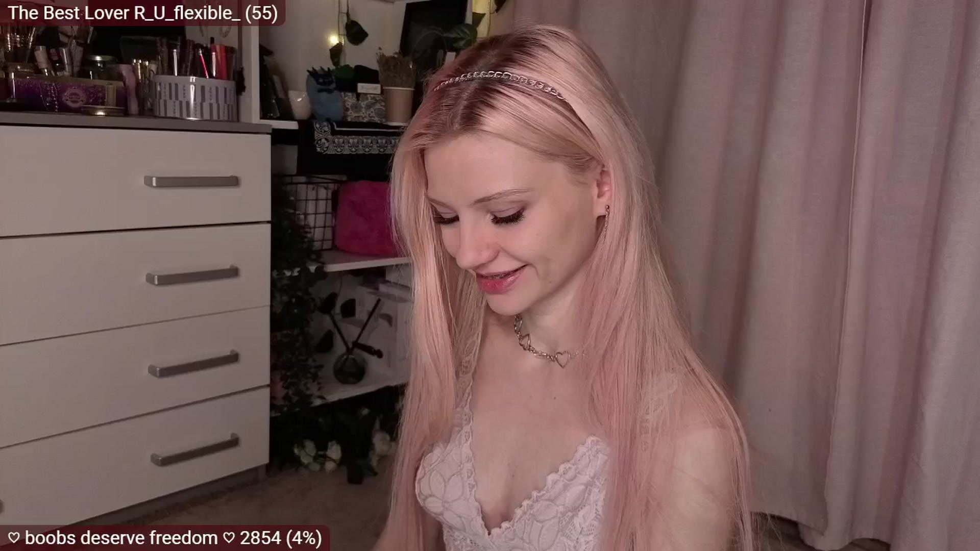 Gallery image thumbnail from JellyFox's myfreecams stream on, 11/23/2025, 07:04 image 13 of 20