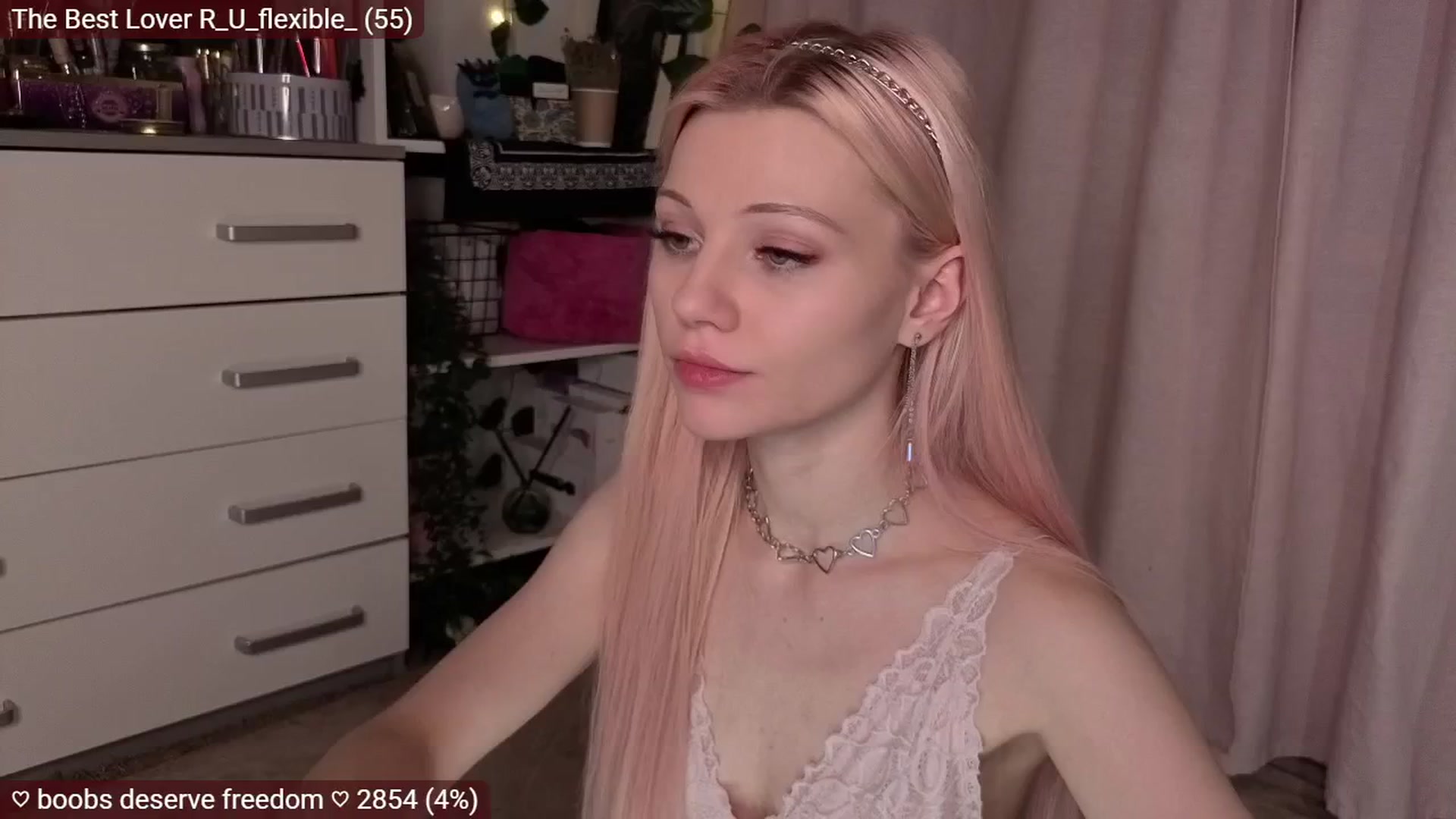 Gallery image thumbnail from JellyFox's myfreecams stream on, 11/23/2025, 07:04 image 5 of 20