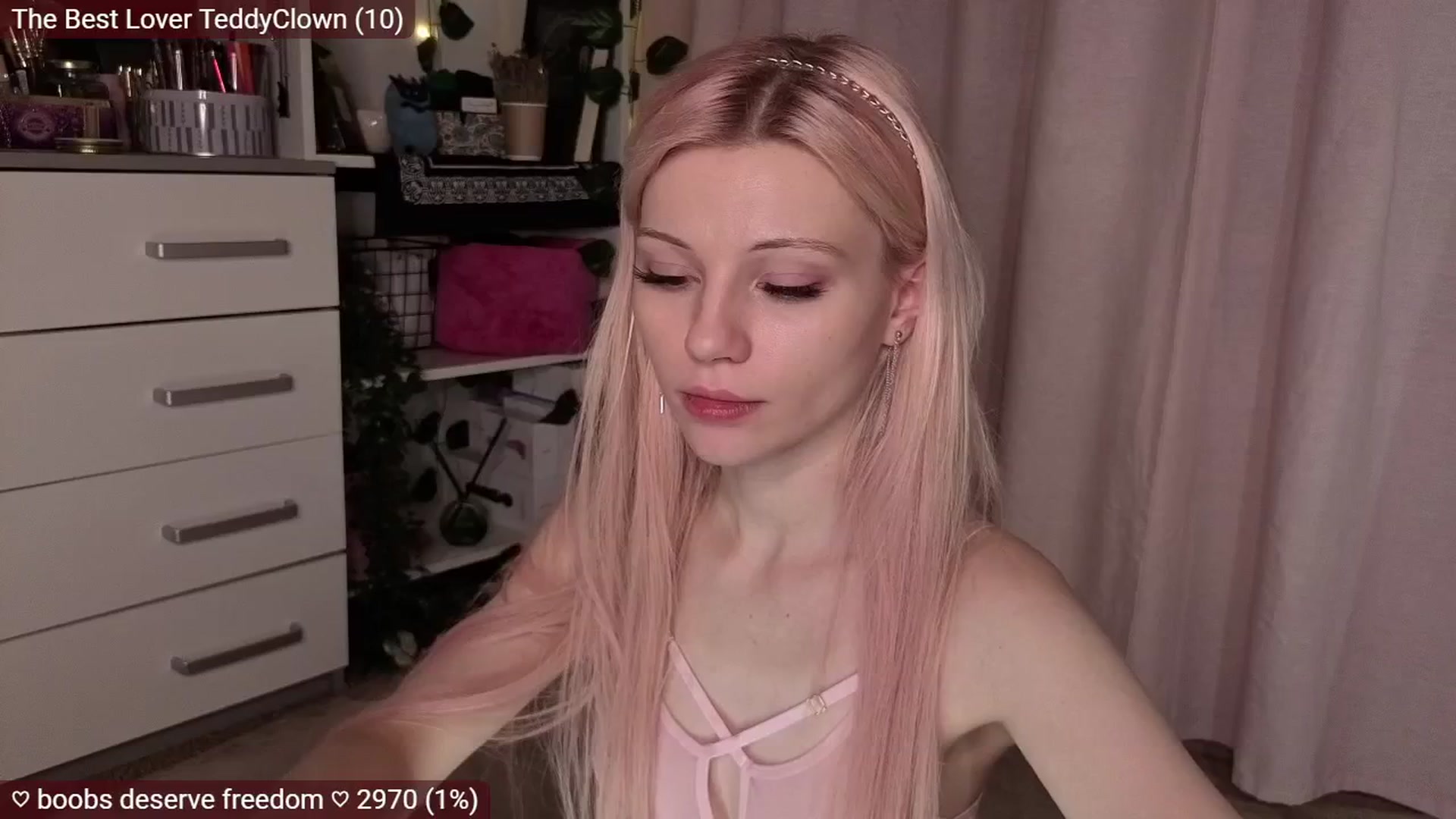 Gallery image thumbnail from JellyFox's myfreecams stream on, 11/24/2025, 05:07 image 8 of 20