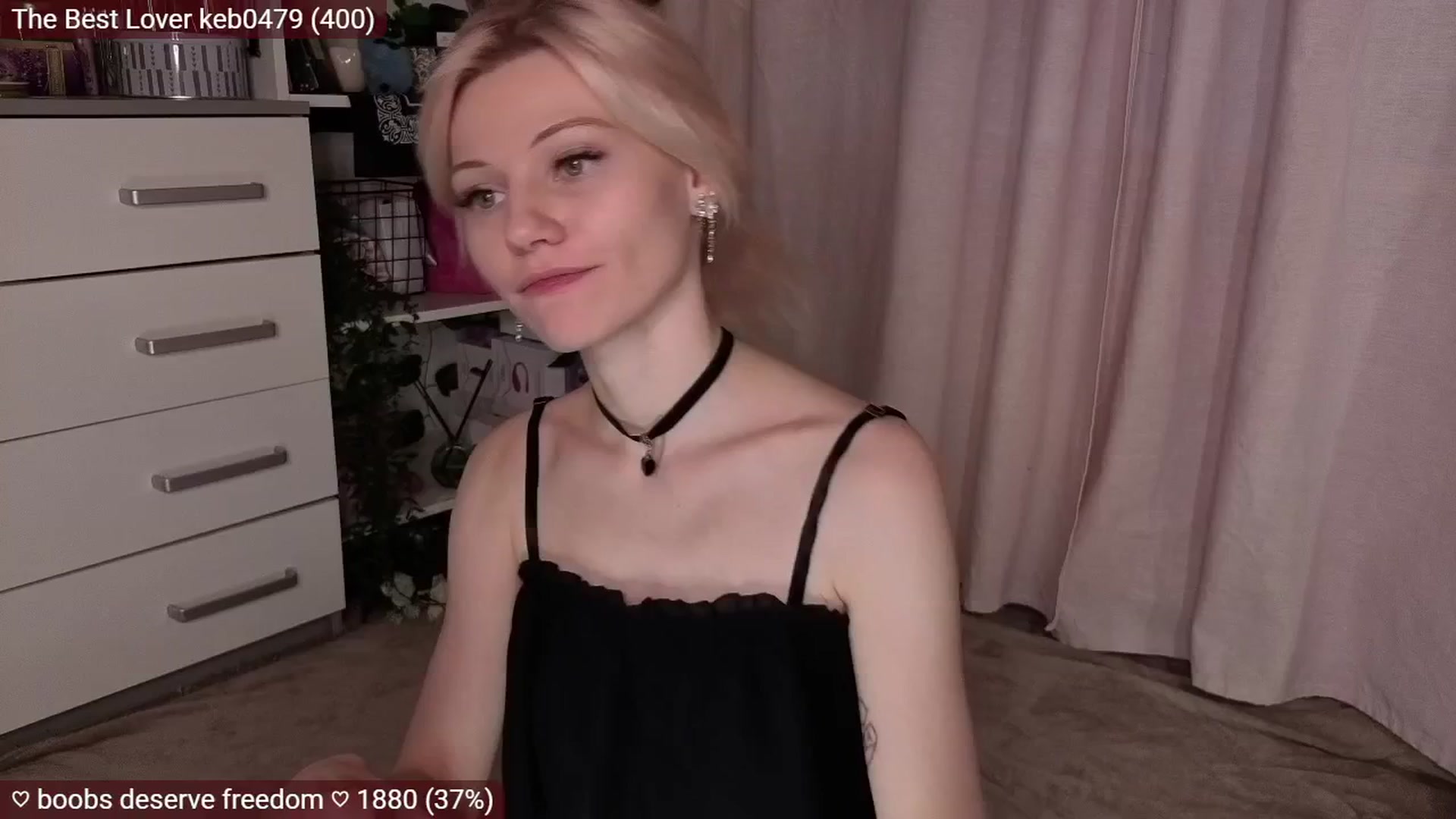 Gallery image thumbnail from JellyFox's myfreecams stream on, 11/26/2025, 08:24 image 13 of 20