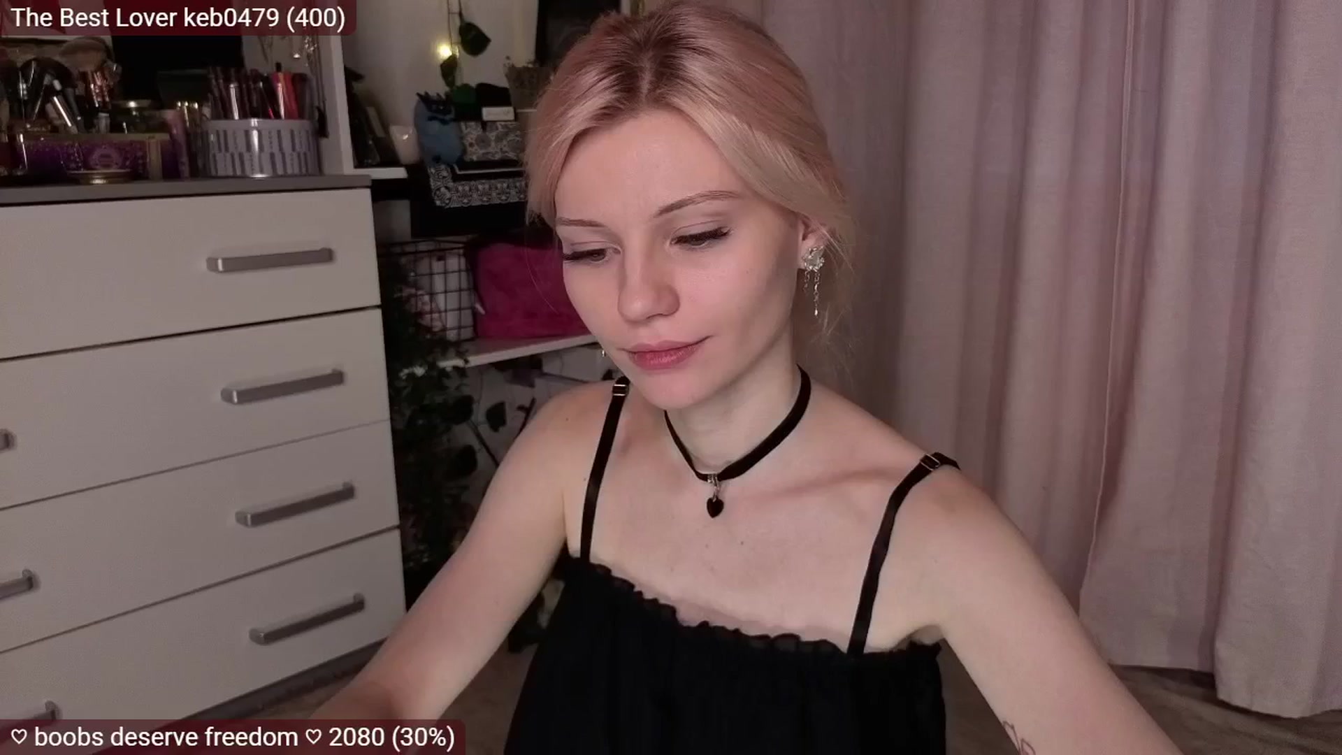 Gallery image thumbnail from JellyFox's myfreecams stream on, 11/26/2025, 08:24 image 10 of 20