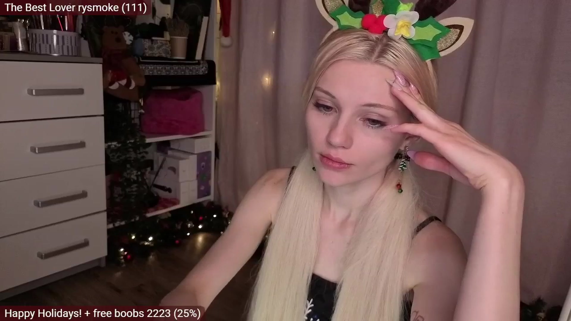 Gallery image thumbnail from JellyFox's myfreecams stream on, 12/24/2025, 07:28 image 13 of 20