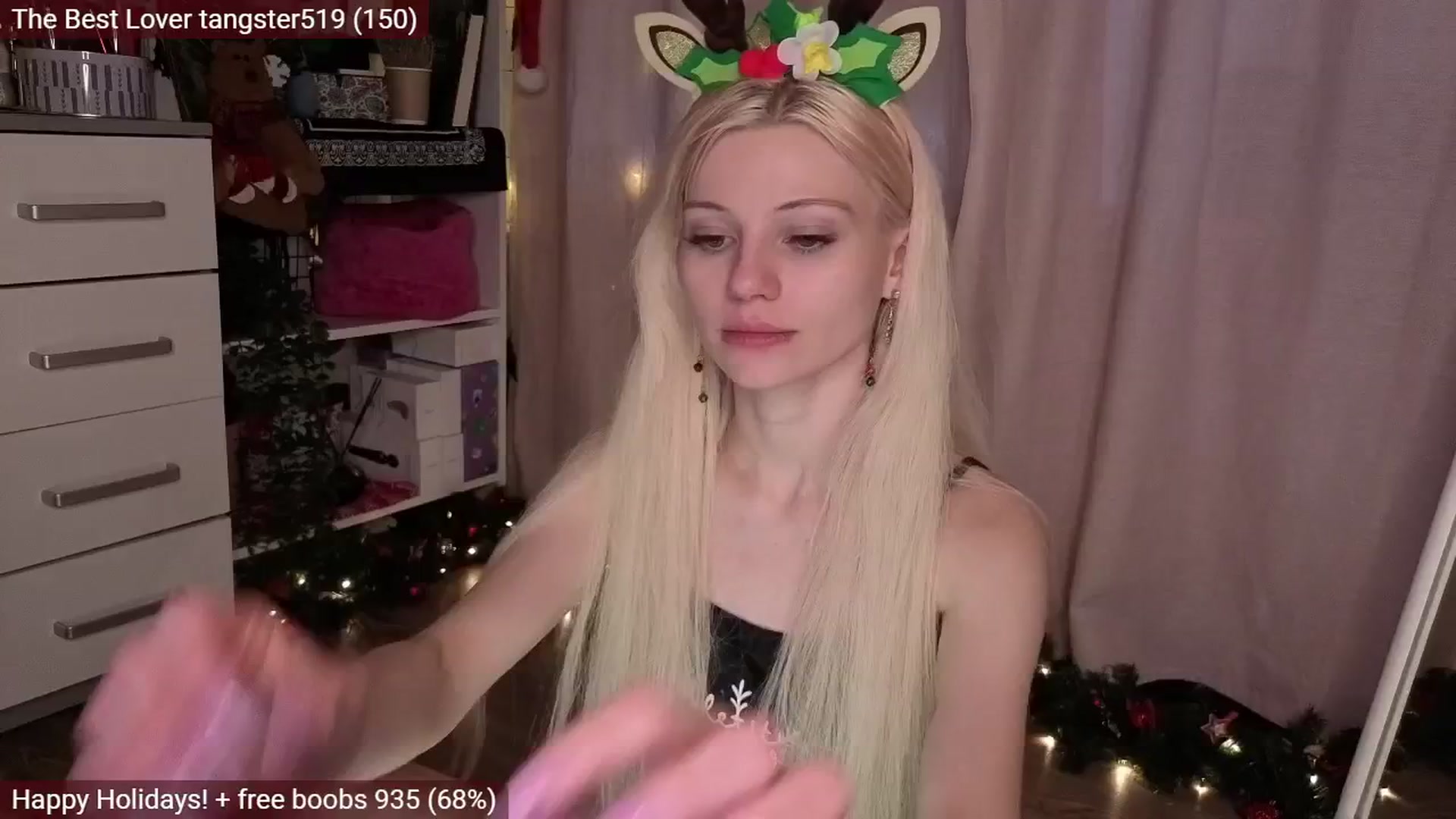 Gallery image thumbnail from JellyFox's myfreecams stream on, 12/24/2025, 08:35 image 9 of 20
