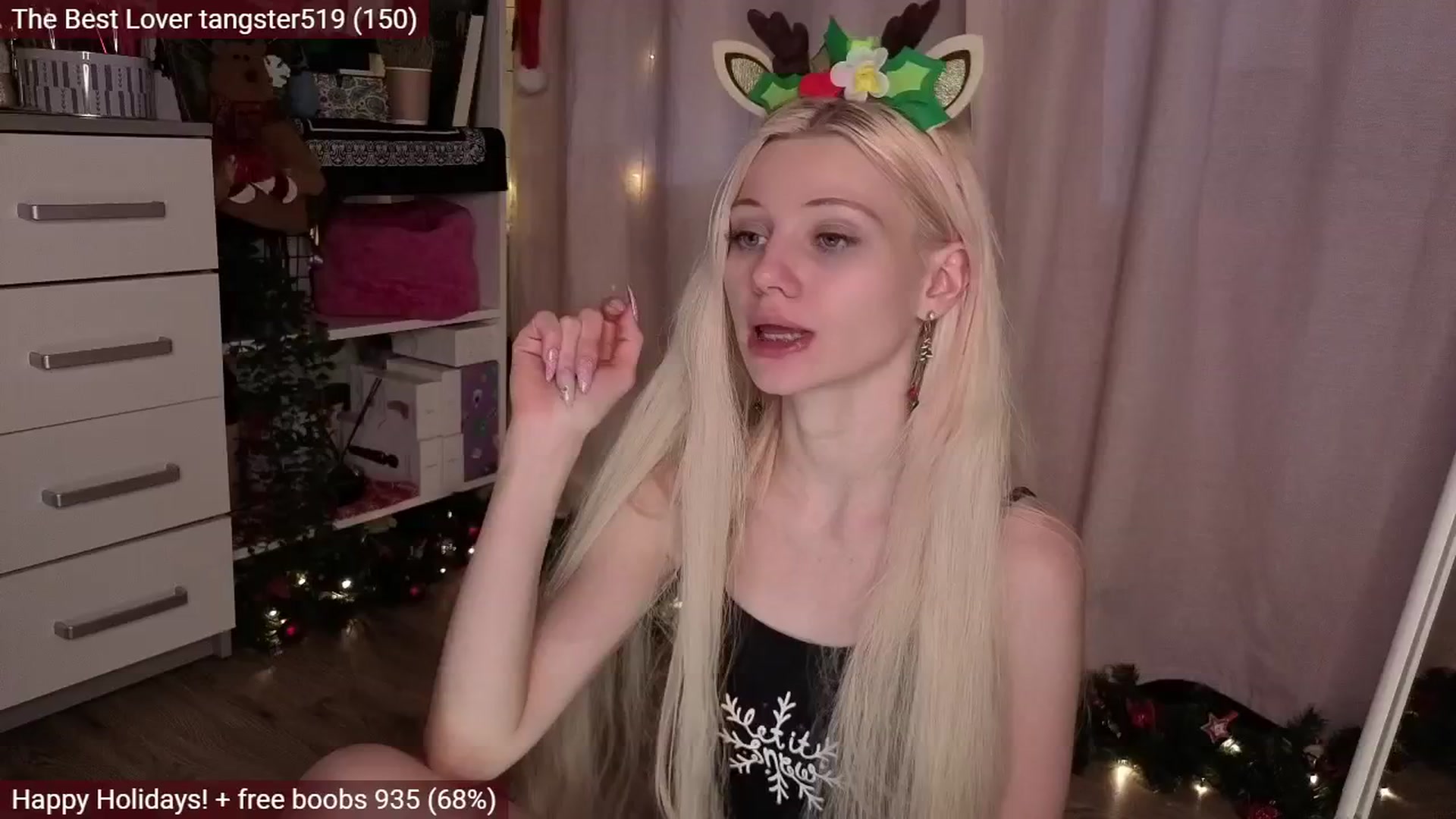 Gallery image thumbnail from JellyFox's myfreecams stream on, 12/24/2025, 08:35 image 12 of 20