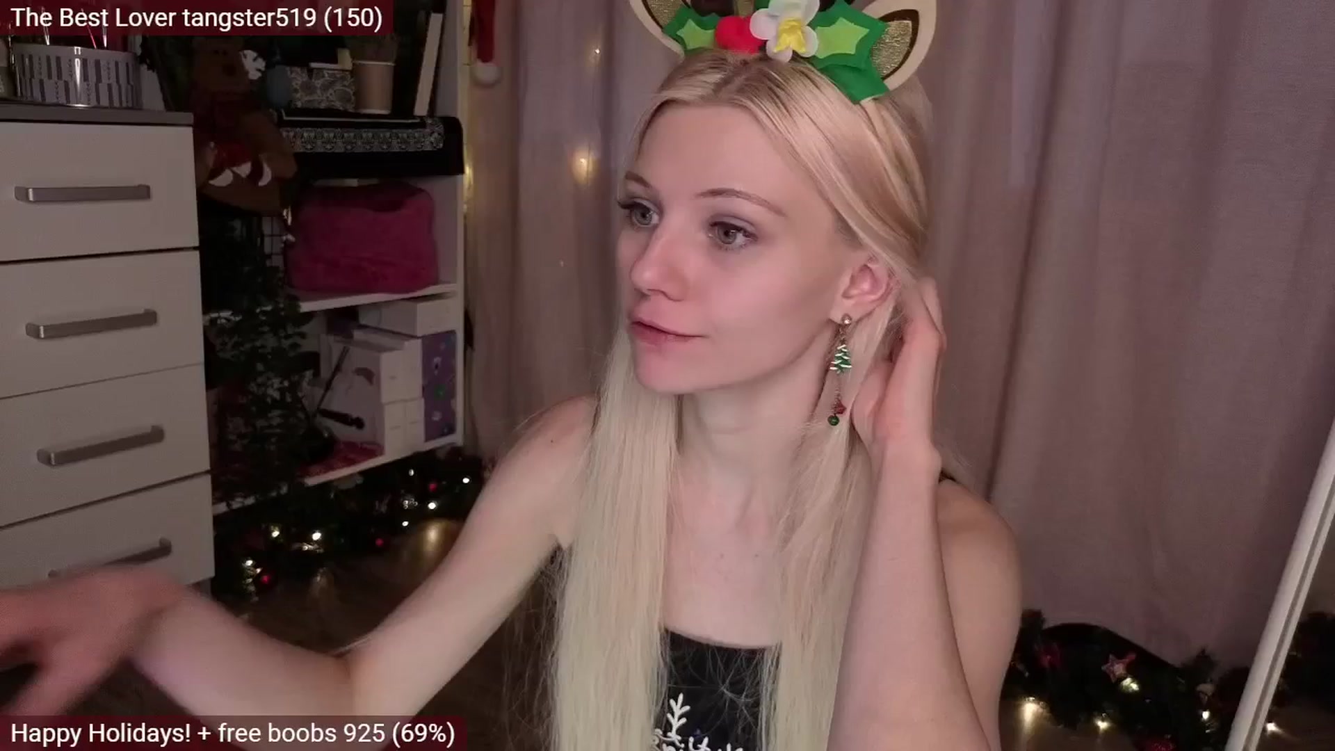 Gallery image thumbnail from JellyFox's myfreecams stream on, 12/24/2025, 08:35 image 18 of 20