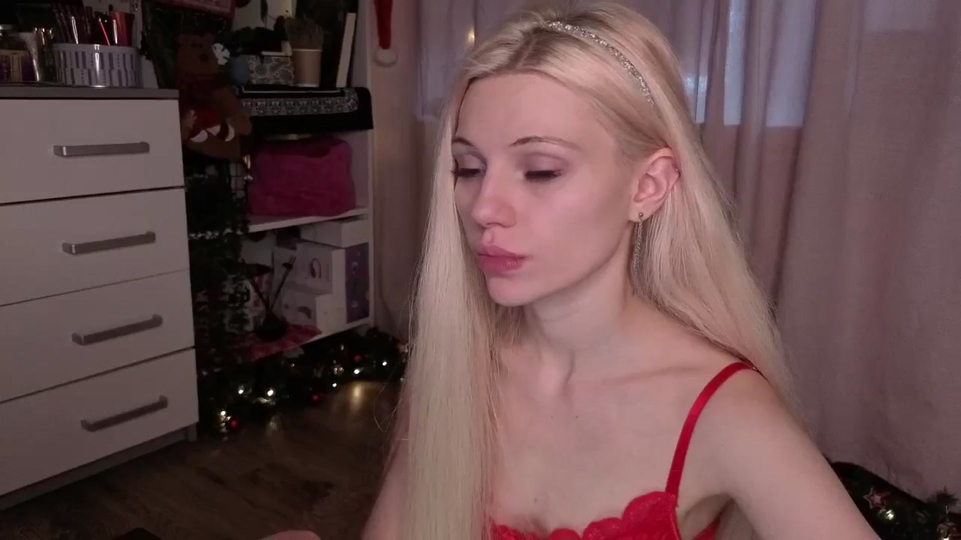 Gallery image thumbnail from JellyFox's myfreecams stream on, 12/26/2025, 10:08 image 20 of 20