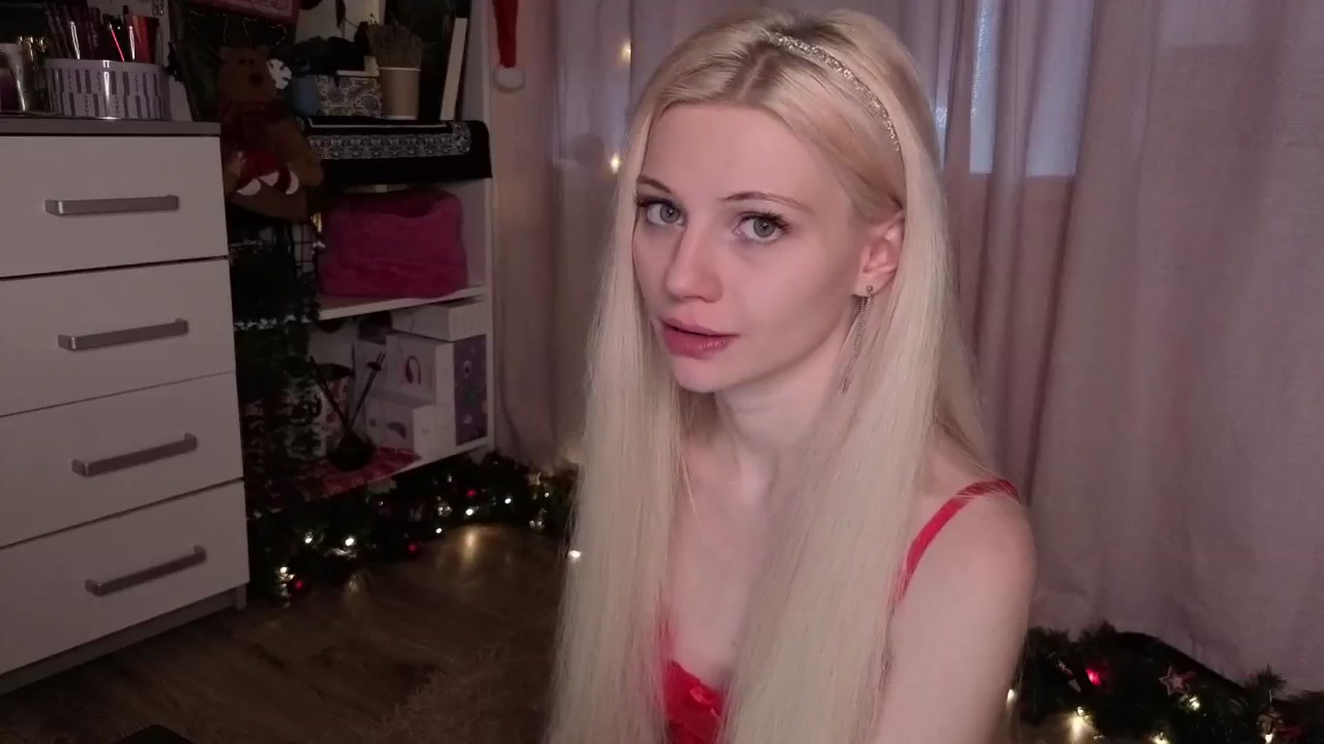 Gallery image thumbnail from JellyFox's myfreecams stream on, 12/26/2025, 10:08 image 11 of 20