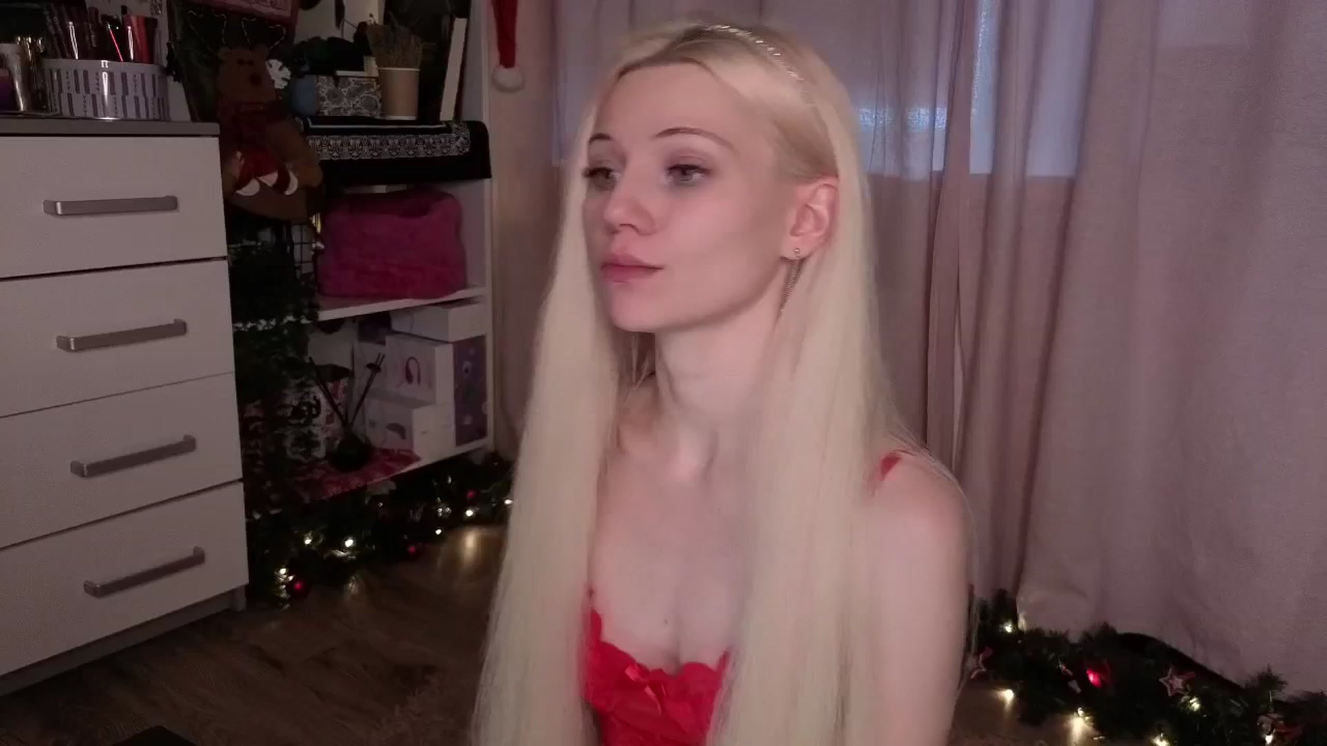 Gallery image thumbnail from JellyFox's myfreecams stream on, 12/26/2025, 10:08 image 4 of 20