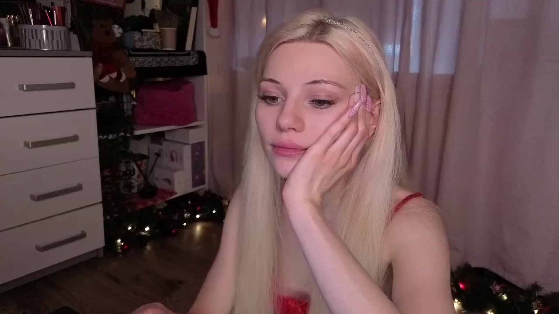 Gallery image thumbnail from JellyFox's myfreecams stream on, 12/26/2025, 10:08 image 14 of 20