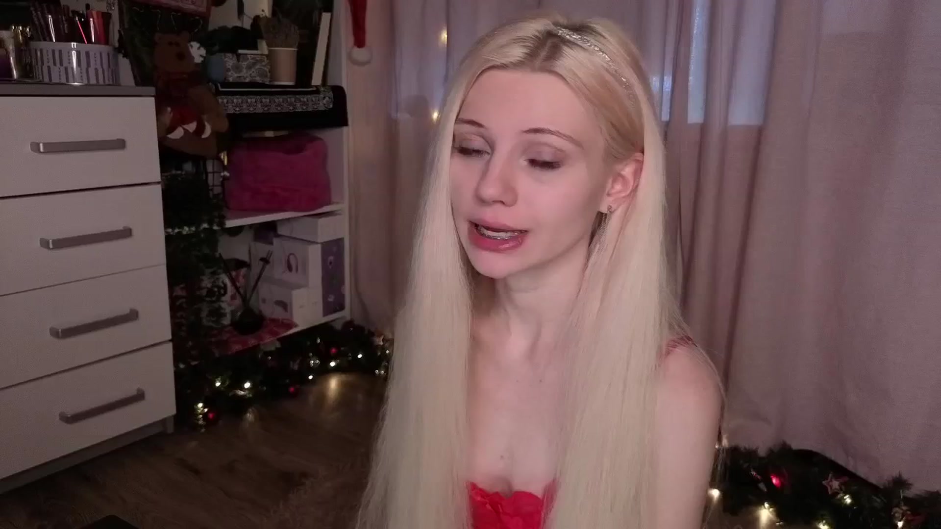Gallery image thumbnail from JellyFox's myfreecams stream on, 12/26/2025, 10:08 image 5 of 20