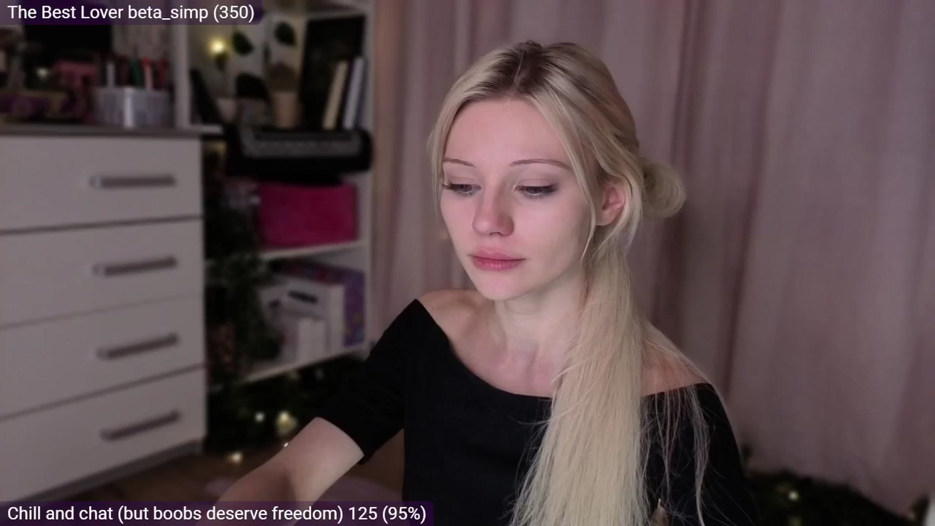 Gallery image thumbnail from JellyFox's myfreecams stream on, 02/22/2026, 05:35 image 18 of 20