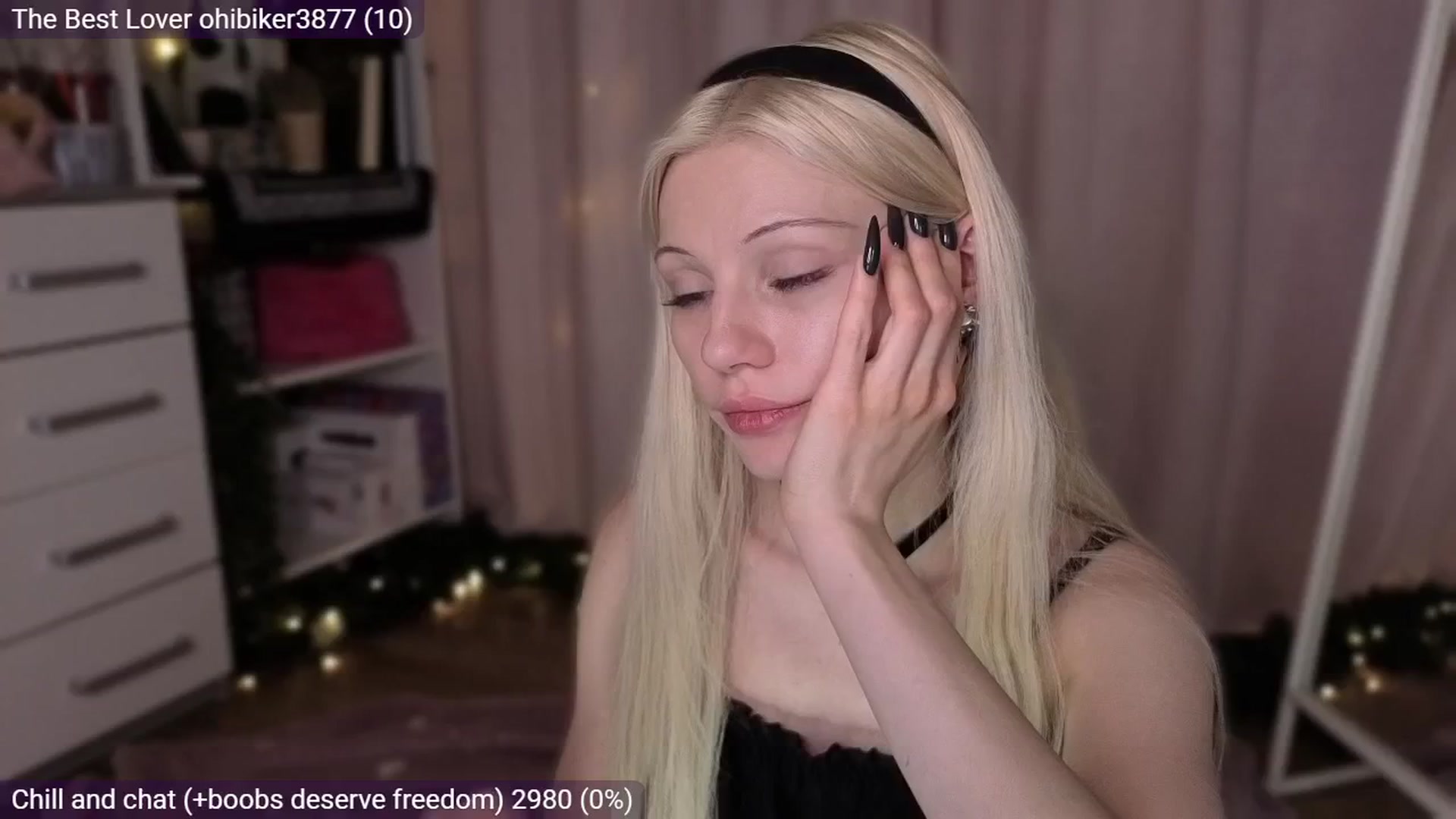 Gallery image thumbnail from JellyFox's myfreecams stream on, 03/09/2026, 02:42 image 10 of 20