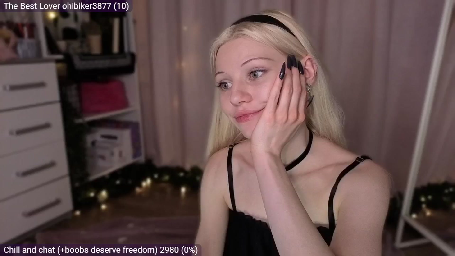 Gallery image thumbnail from JellyFox's myfreecams stream on, 03/09/2026, 02:42 image 9 of 20