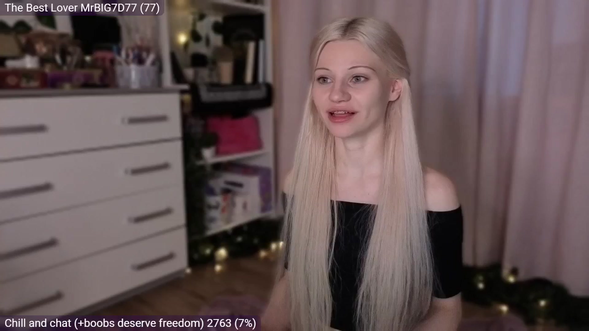Gallery image thumbnail from JellyFox's myfreecams stream on, 03/22/2026, 04:54 image 14 of 20