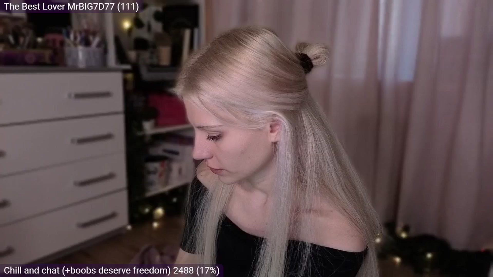 Gallery image thumbnail from JellyFox's myfreecams stream on, 03/22/2026, 05:54 image 12 of 20