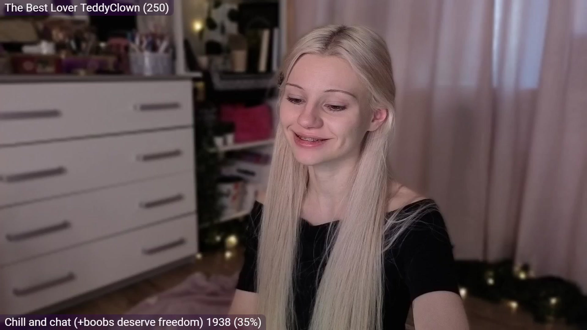 Gallery image thumbnail from JellyFox's myfreecams stream on, 03/22/2026, 07:38 image 12 of 20