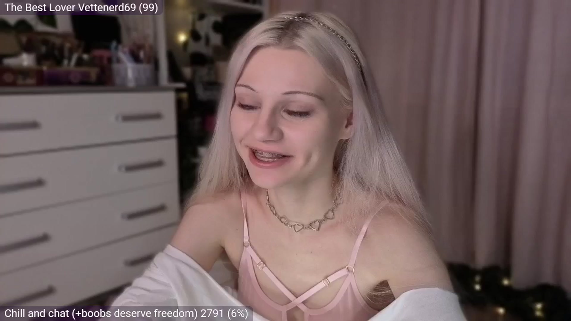 Gallery image thumbnail from JellyFox's myfreecams stream on, 03/24/2026, 04:21 image 3 of 20