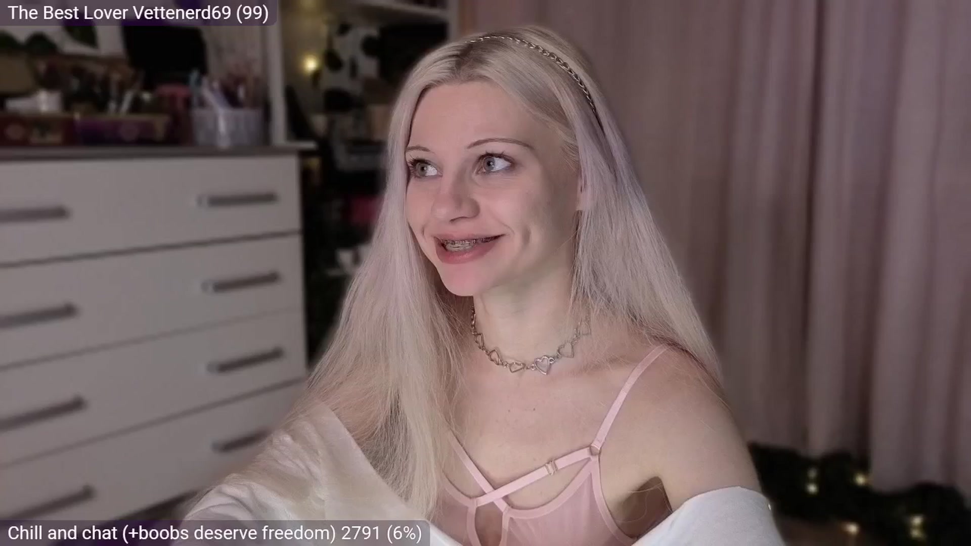 Gallery image thumbnail from JellyFox's myfreecams stream on, 03/24/2026, 04:21 image 1 of 20