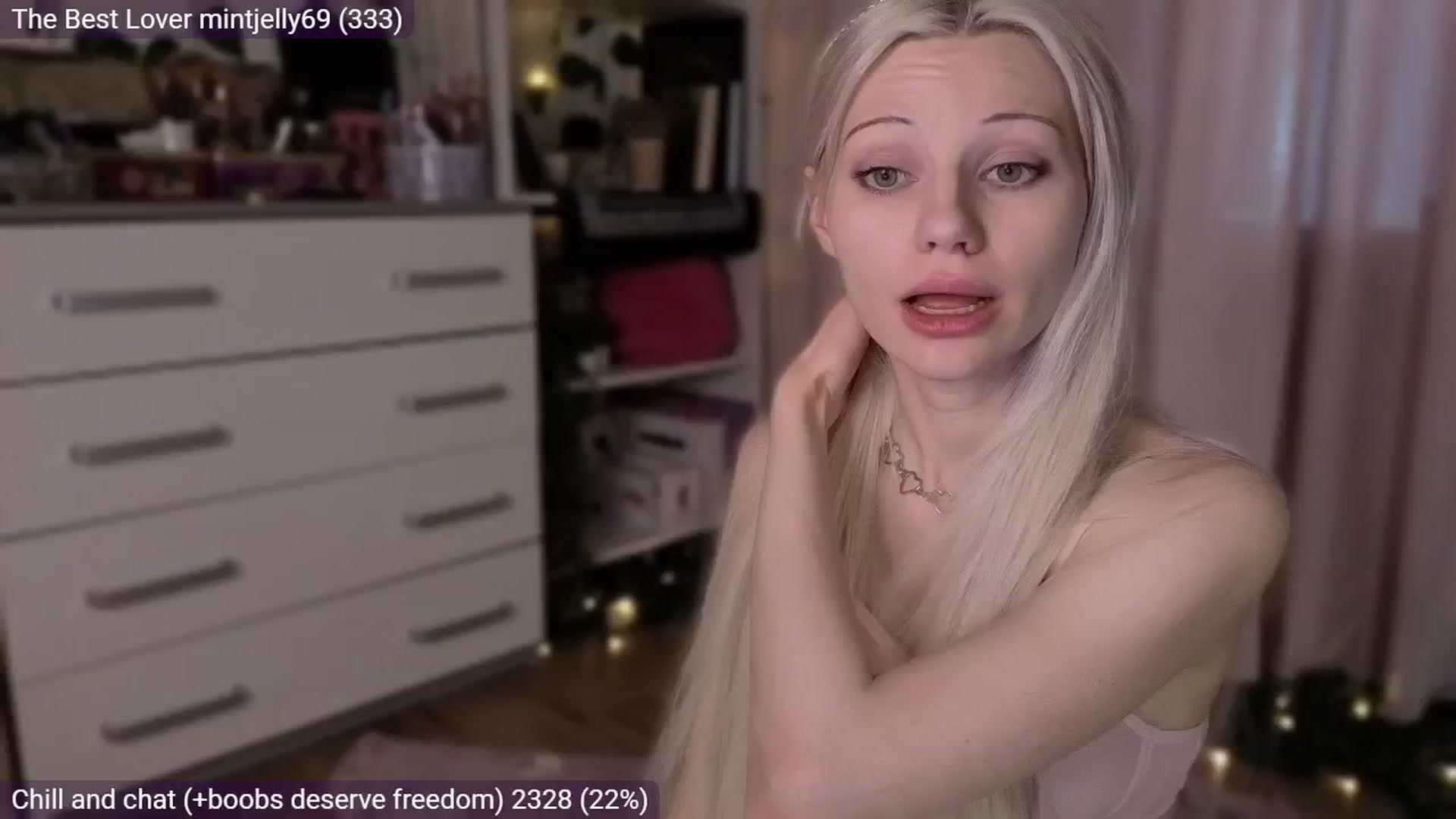 Gallery image thumbnail from JellyFox's myfreecams stream on, 03/26/2026, 06:29 image 17 of 20