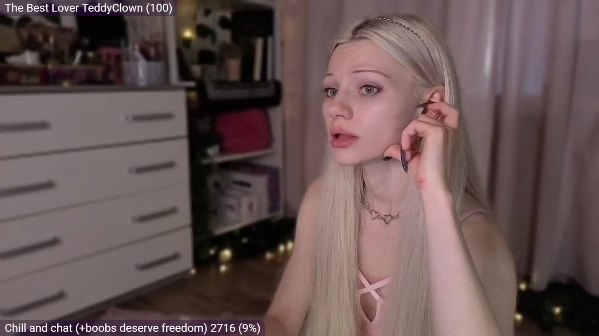 Gallery image thumbnail from JellyFox's myfreecams stream on, 03/26/2026, 06:29 image 7 of 20