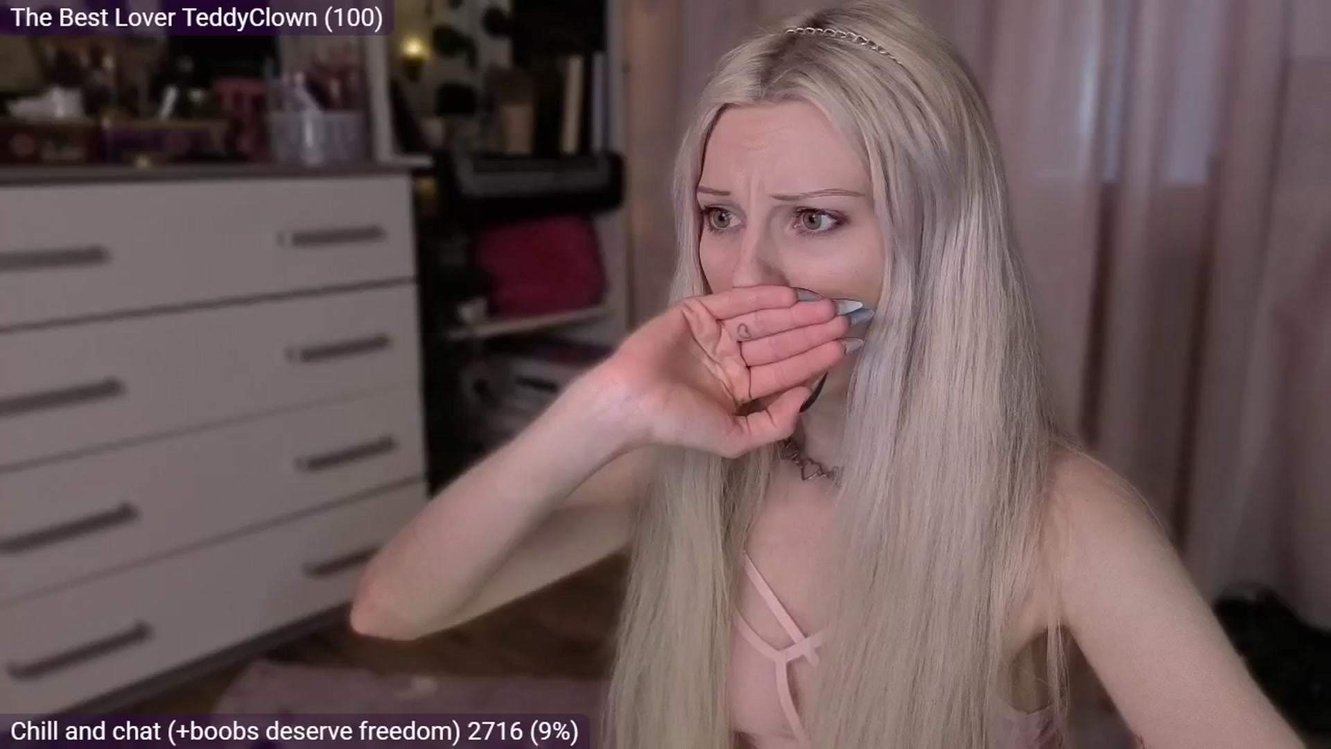 Gallery image thumbnail from JellyFox's myfreecams stream on, 03/26/2026, 06:29 image 15 of 20