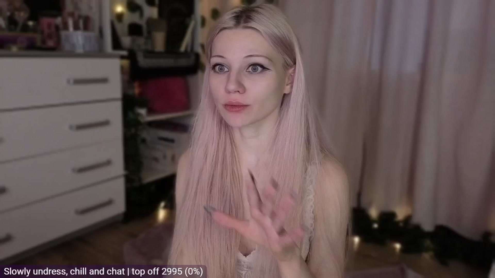 Gallery image thumbnail from JellyFox's myfreecams stream on, 04/16/2026, 05:38 image 3 of 20