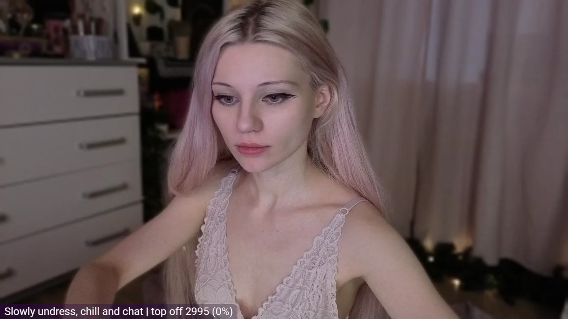 Gallery image thumbnail from JellyFox's myfreecams stream on, 04/16/2026, 05:38 image 15 of 20