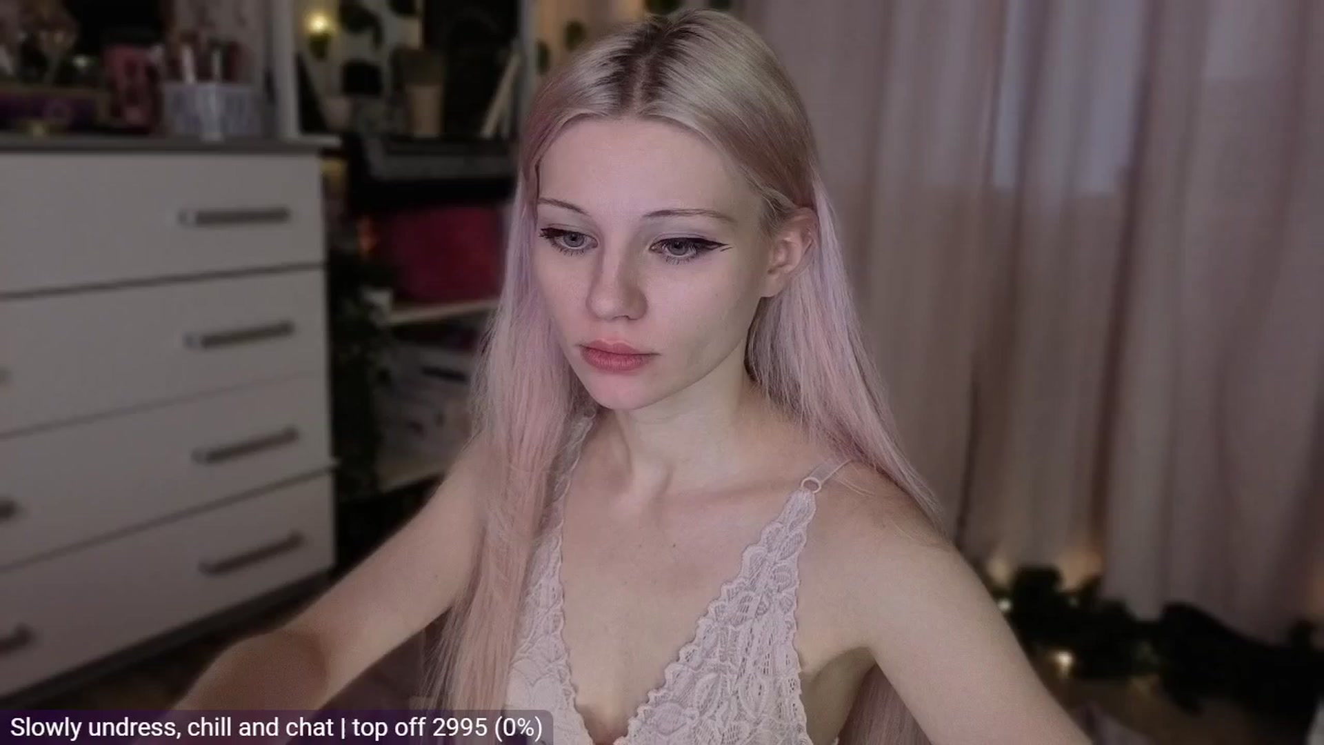 Gallery image thumbnail from JellyFox's myfreecams stream on, 04/16/2026, 05:38 image 17 of 20