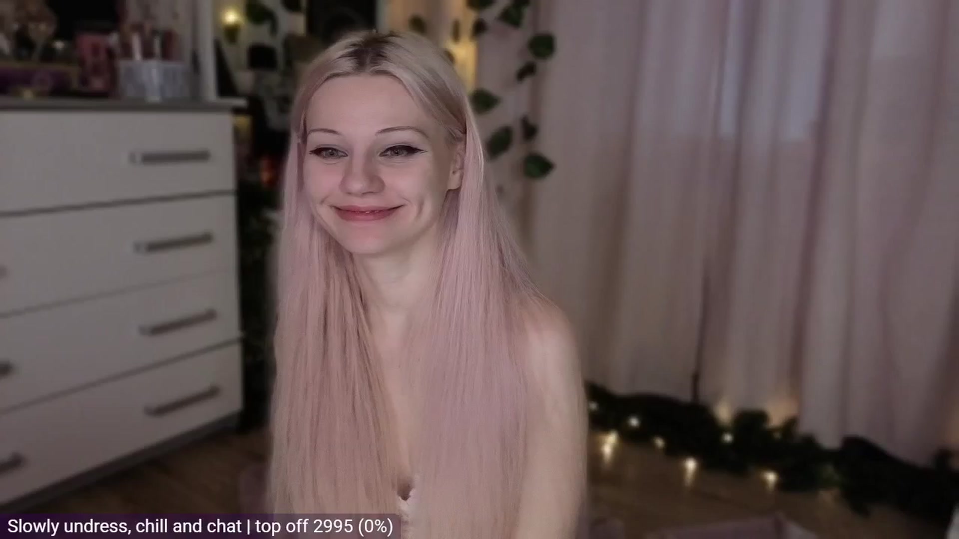 Gallery image thumbnail from JellyFox's myfreecams stream on, 04/16/2026, 05:38 image 7 of 20