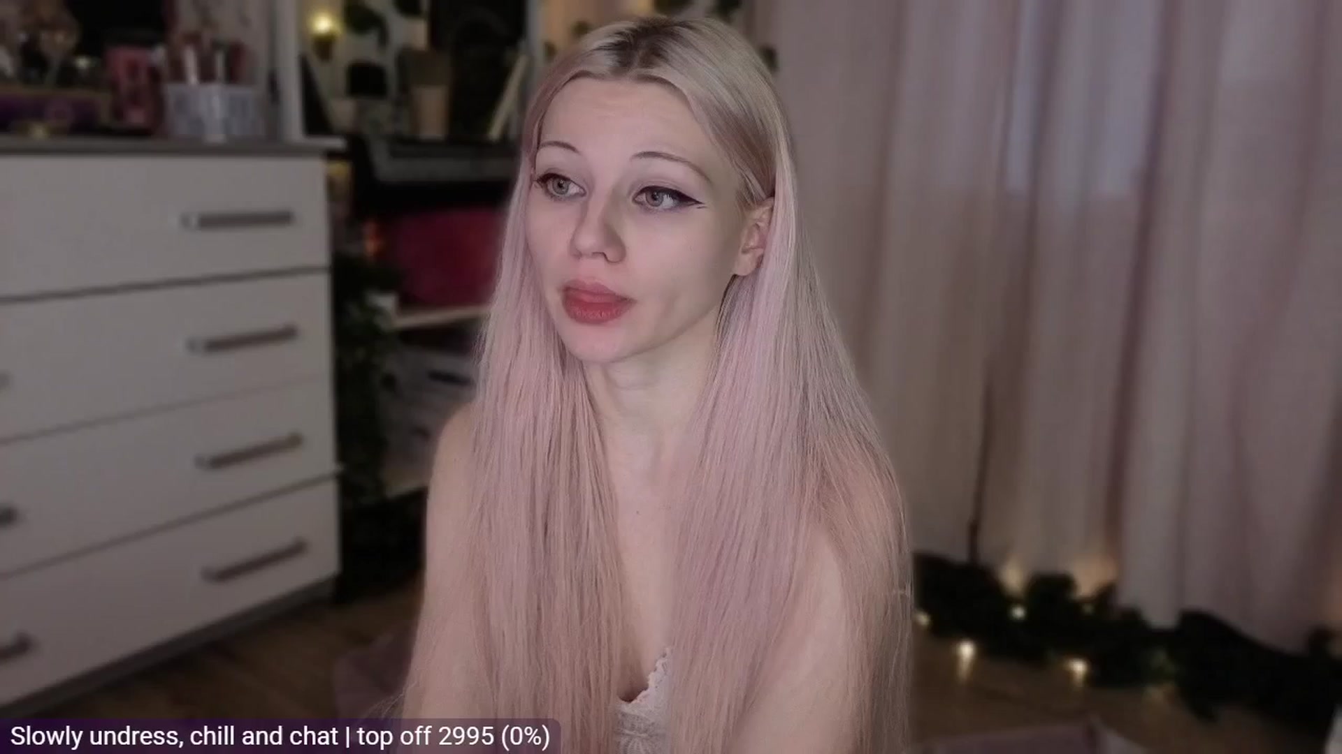 Gallery image thumbnail from JellyFox's myfreecams stream on, 04/16/2026, 05:38 image 5 of 20
