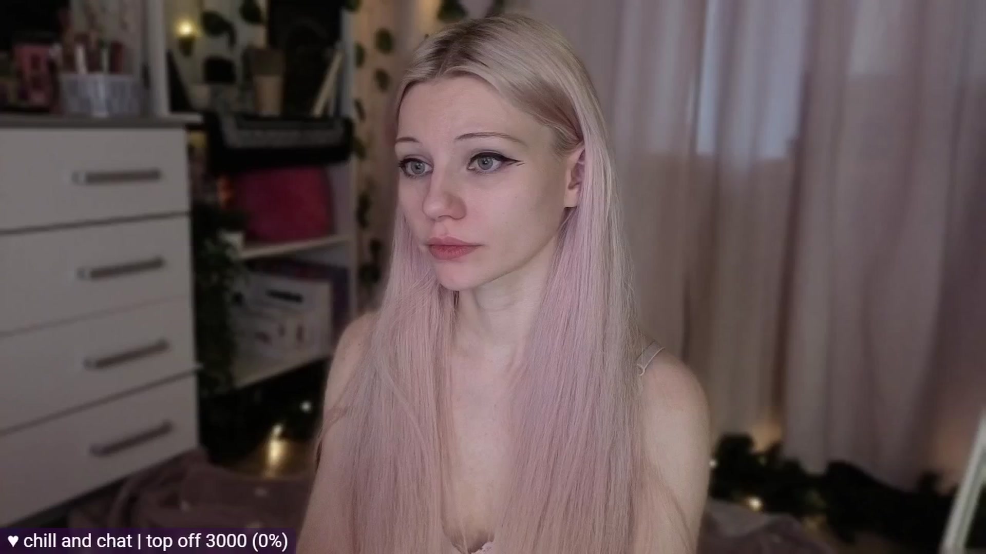Gallery image thumbnail from JellyFox's myfreecams stream on, 04/16/2026, 06:14 image 17 of 20