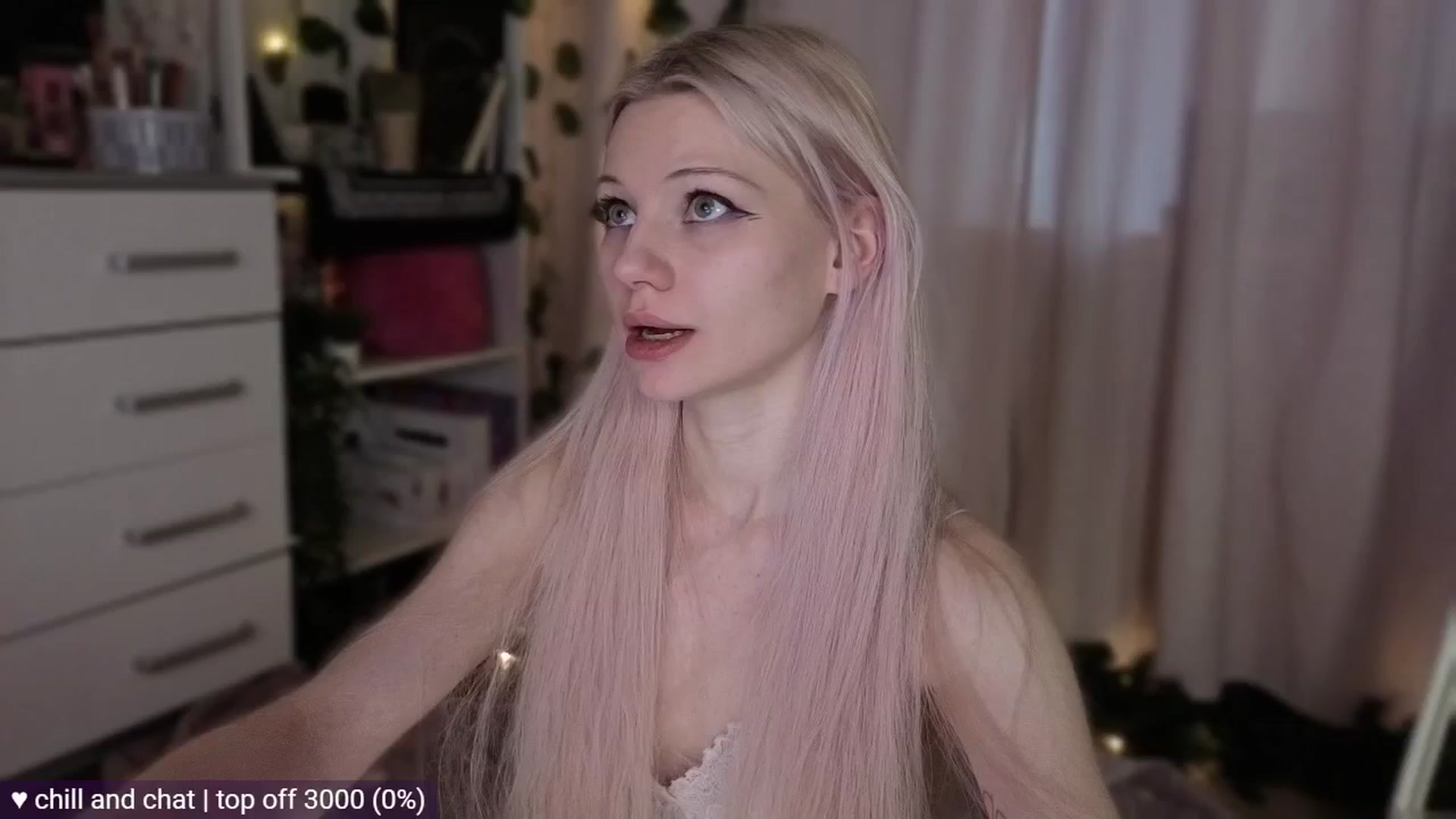 Gallery image thumbnail from JellyFox's myfreecams stream on, 04/16/2026, 06:14 image 11 of 20