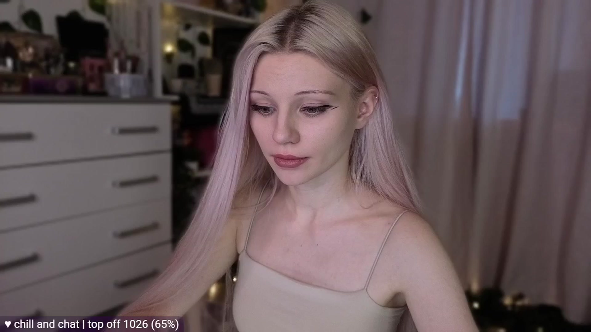 Gallery image thumbnail from JellyFox's myfreecams stream on, 04/19/2026, 06:48 image 11 of 20