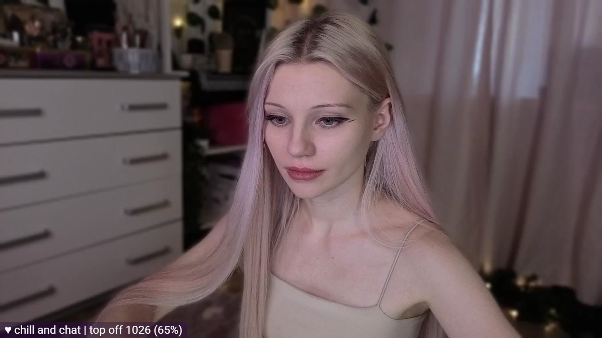 Gallery image thumbnail from JellyFox's myfreecams stream on, 04/19/2026, 06:48 image 14 of 20