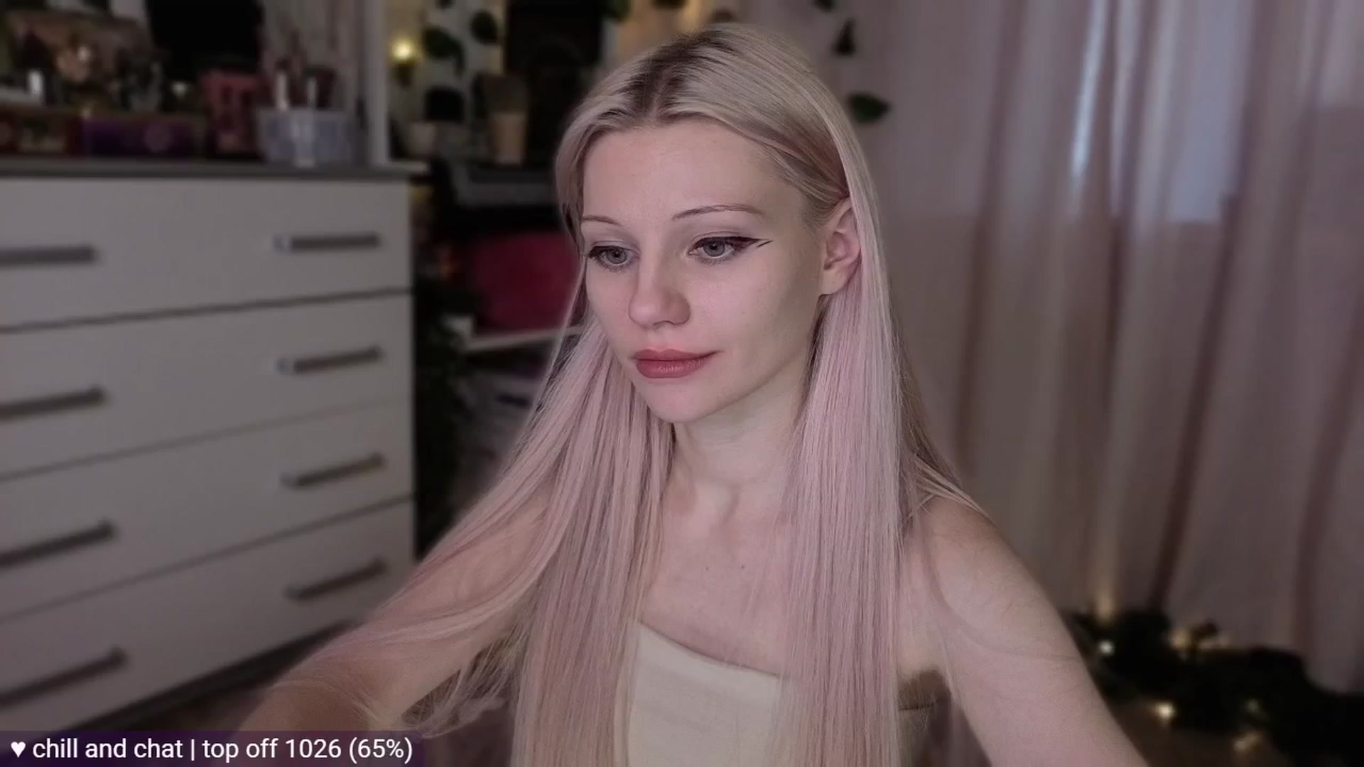 Gallery image thumbnail from JellyFox's myfreecams stream on, 04/19/2026, 06:48 image 16 of 20