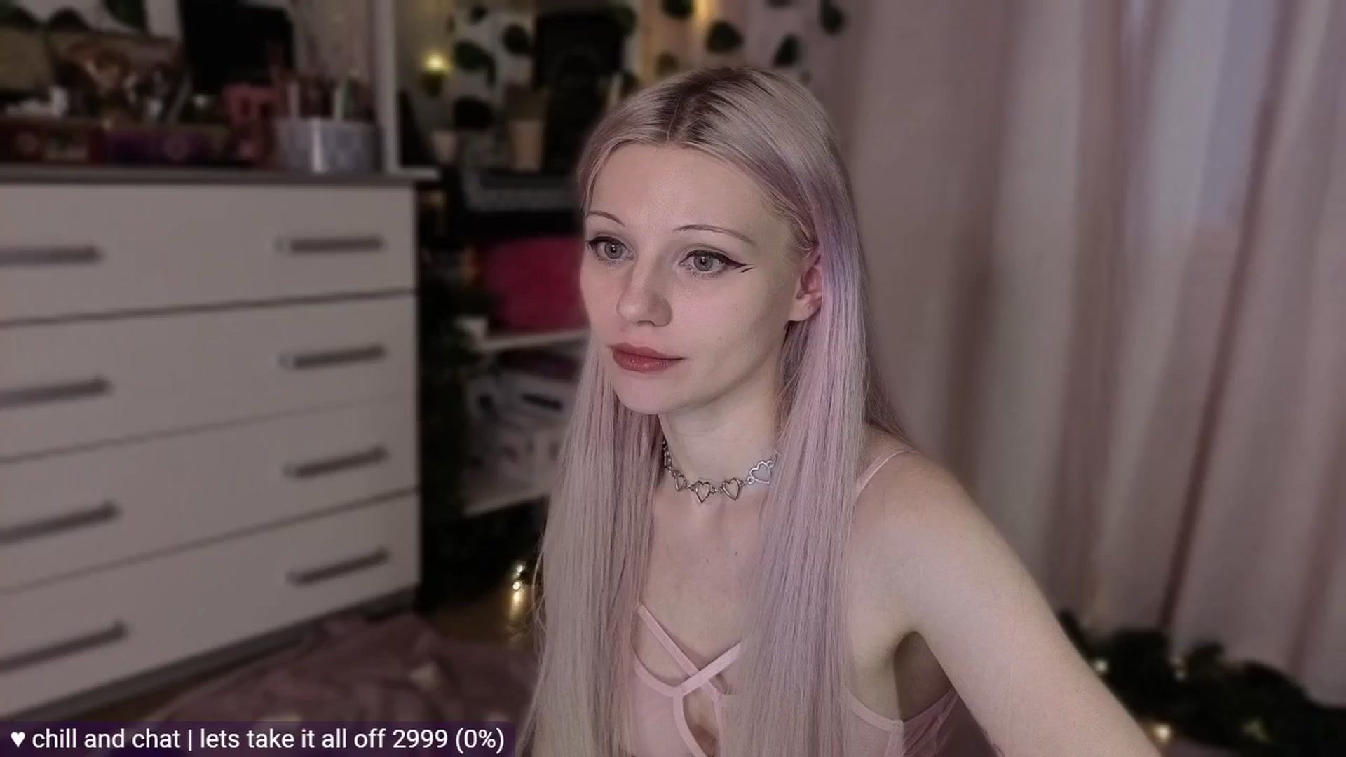 Gallery image thumbnail from JellyFox's myfreecams stream on, 04/21/2026, 03:50 image 8 of 20